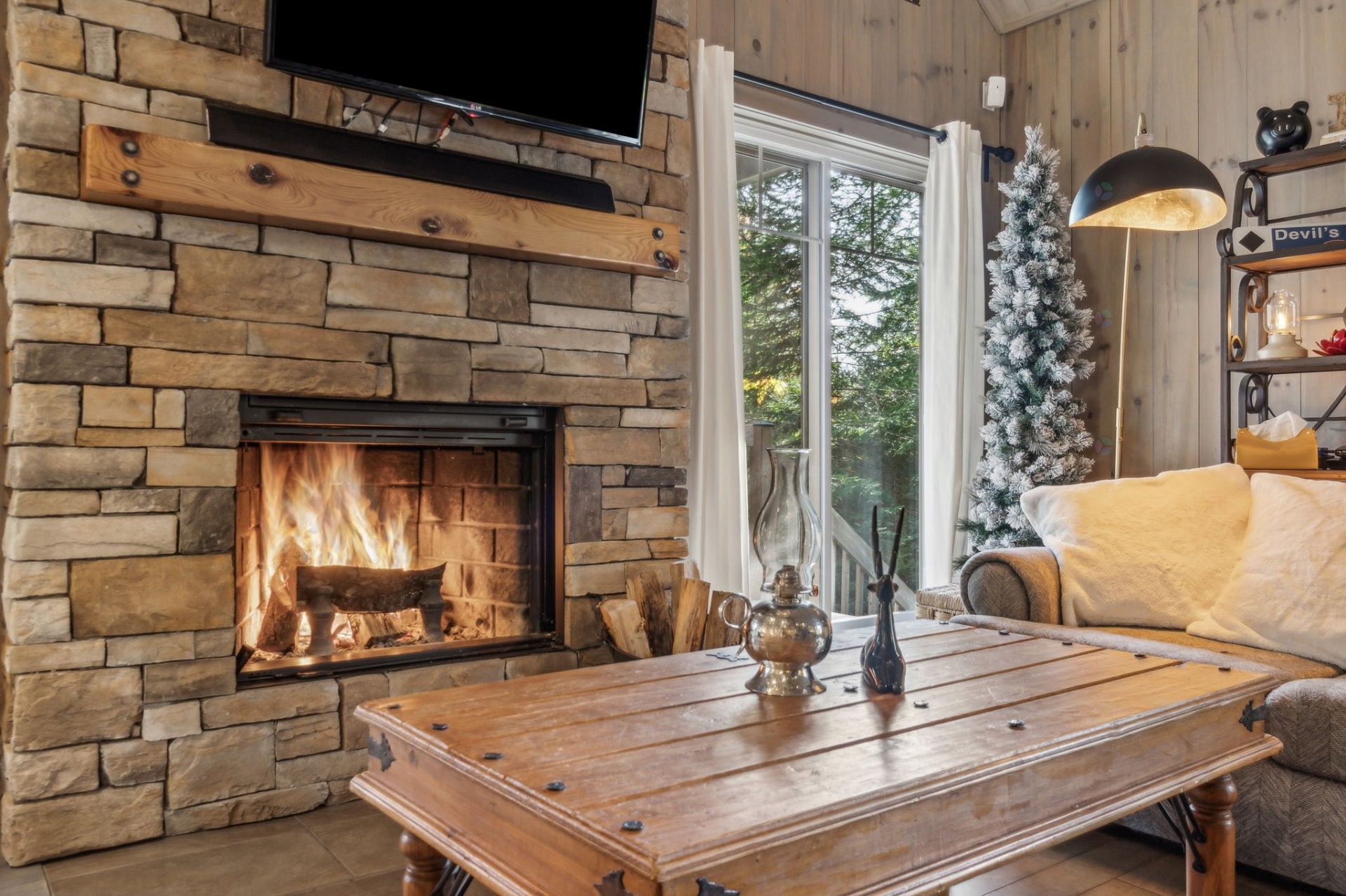 









12


Imp. du Chardonnet

,
Lac-Supérieur,




QC
J0T1P0

