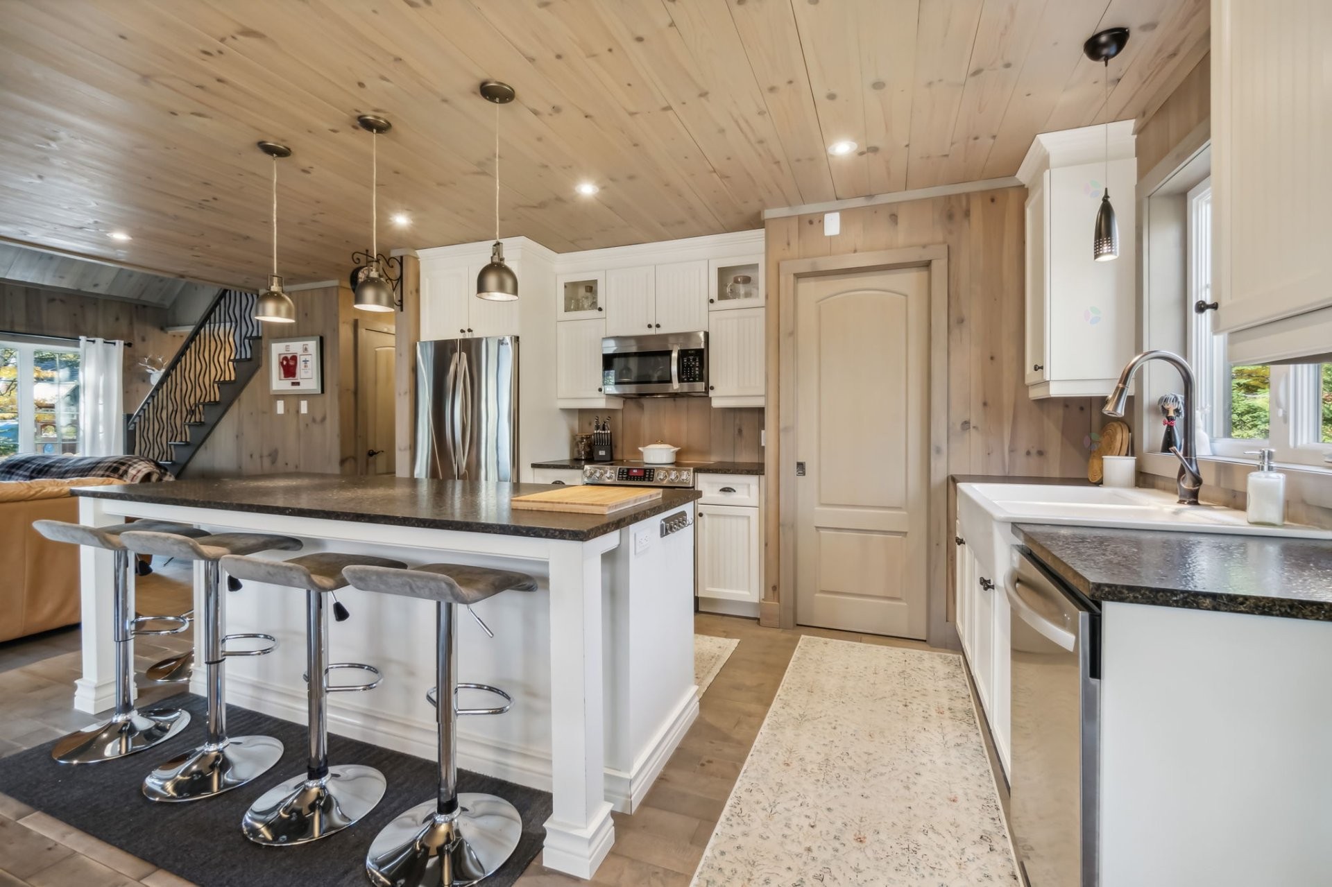 









12


Imp. du Chardonnet

,
Lac-Supérieur,




QC
J0T1P0

