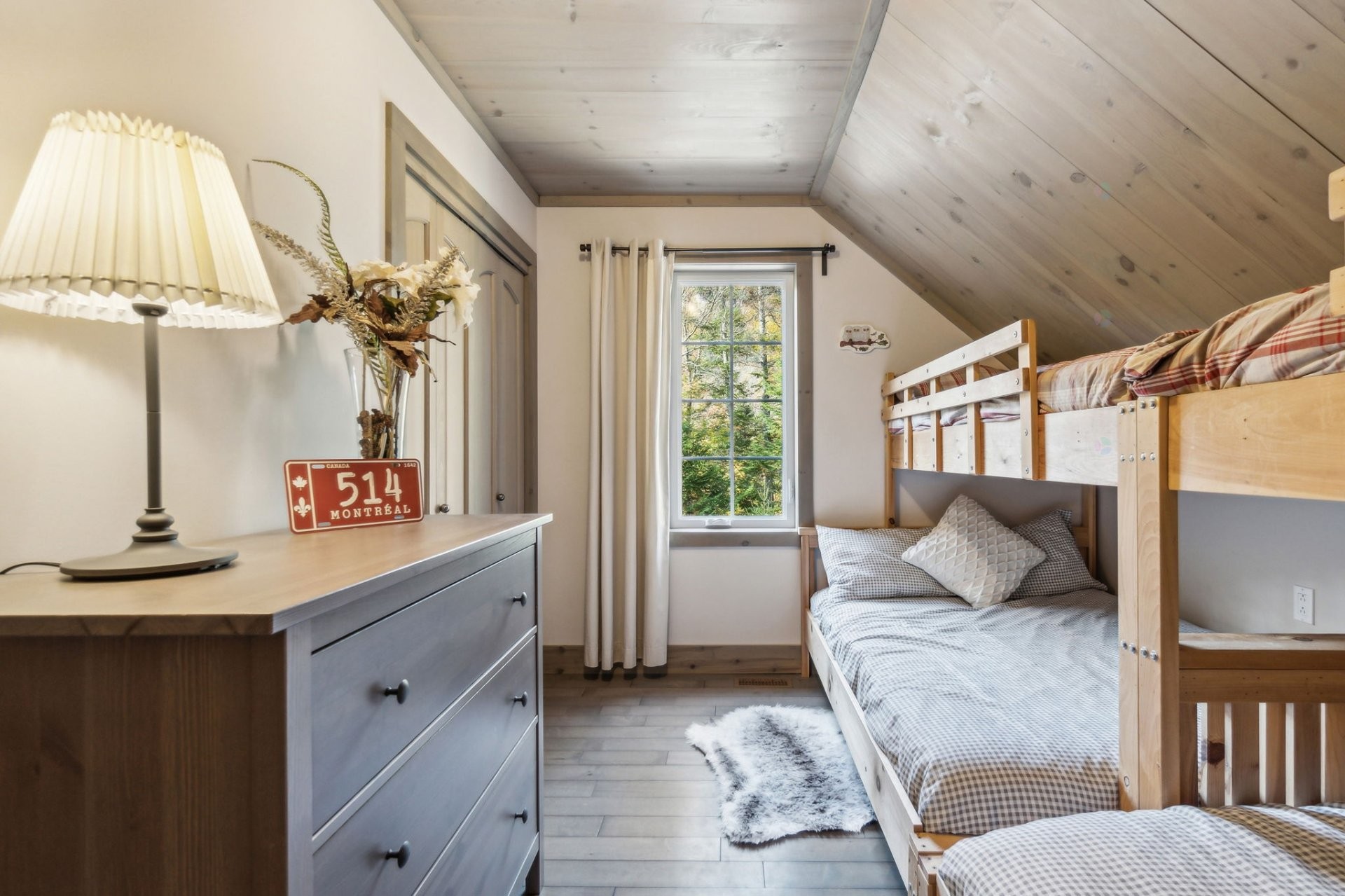 









12


Imp. du Chardonnet

,
Lac-Supérieur,




QC
J0T1P0

