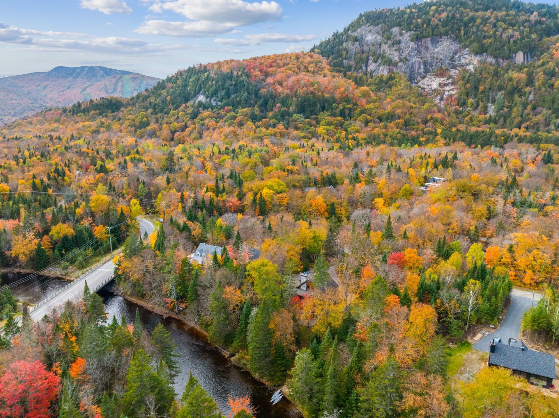 









12


Imp. du Chardonnet

,
Lac-Supérieur,




QC
J0T1P0

