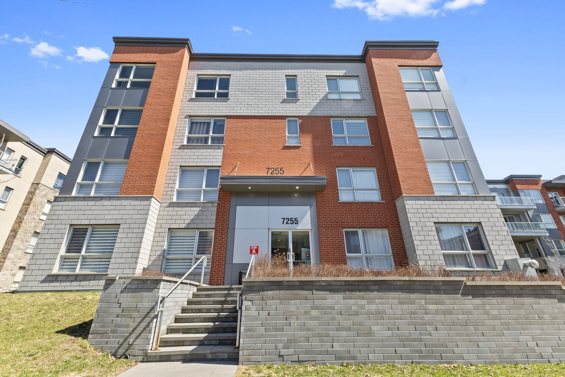 









7255


Rue de Lunan

, 223,
Brossard,




QC
J4Y0N4


