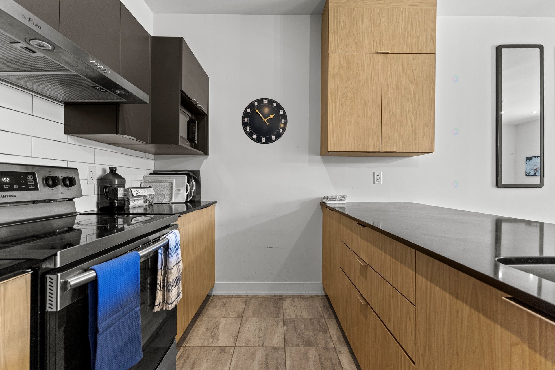 









7255


Rue de Lunan

, 223,
Brossard,




QC
J4Y0N4

