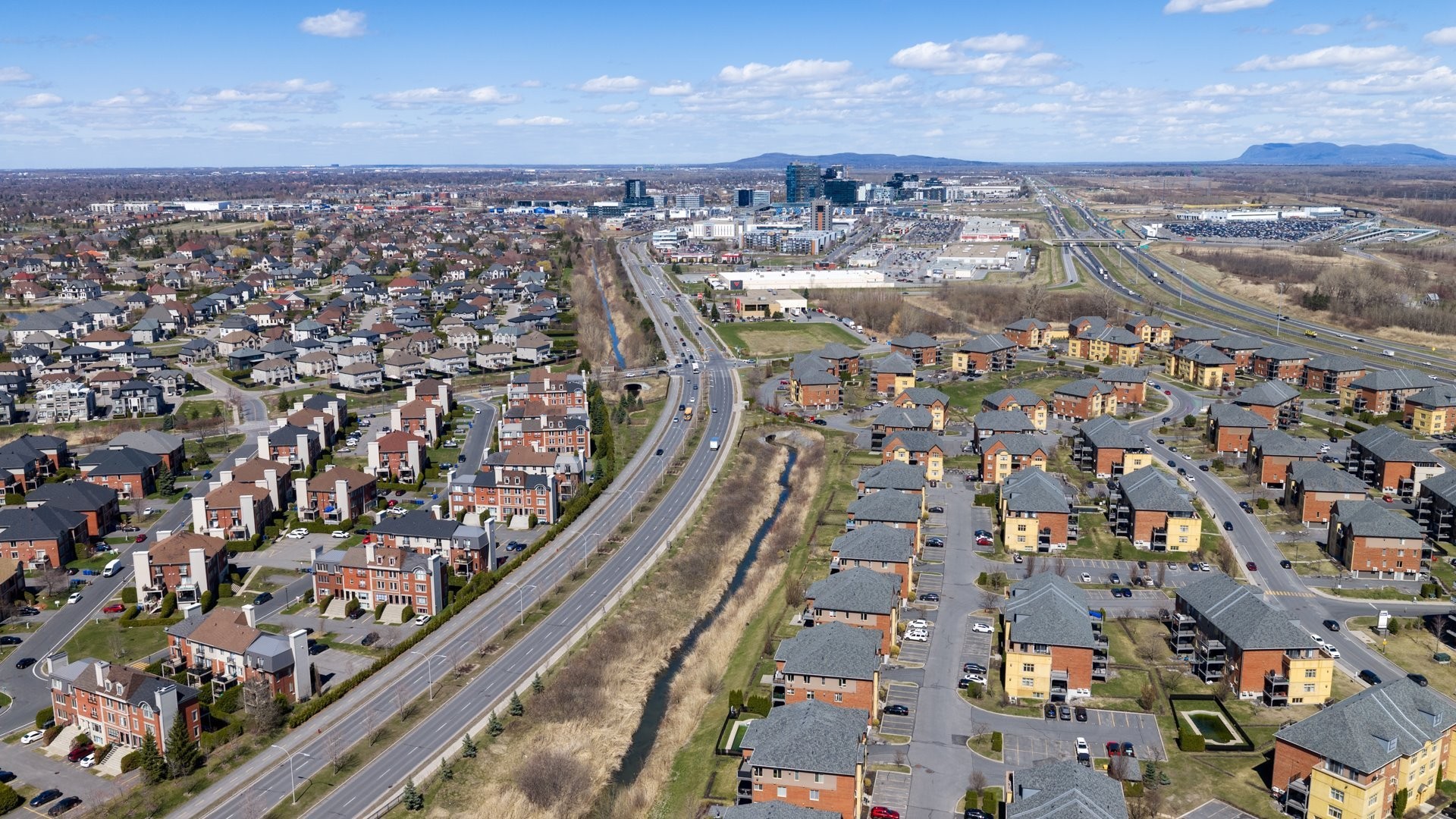 









7255


Rue de Lunan

, 223,
Brossard,




QC
J4Y0N4

