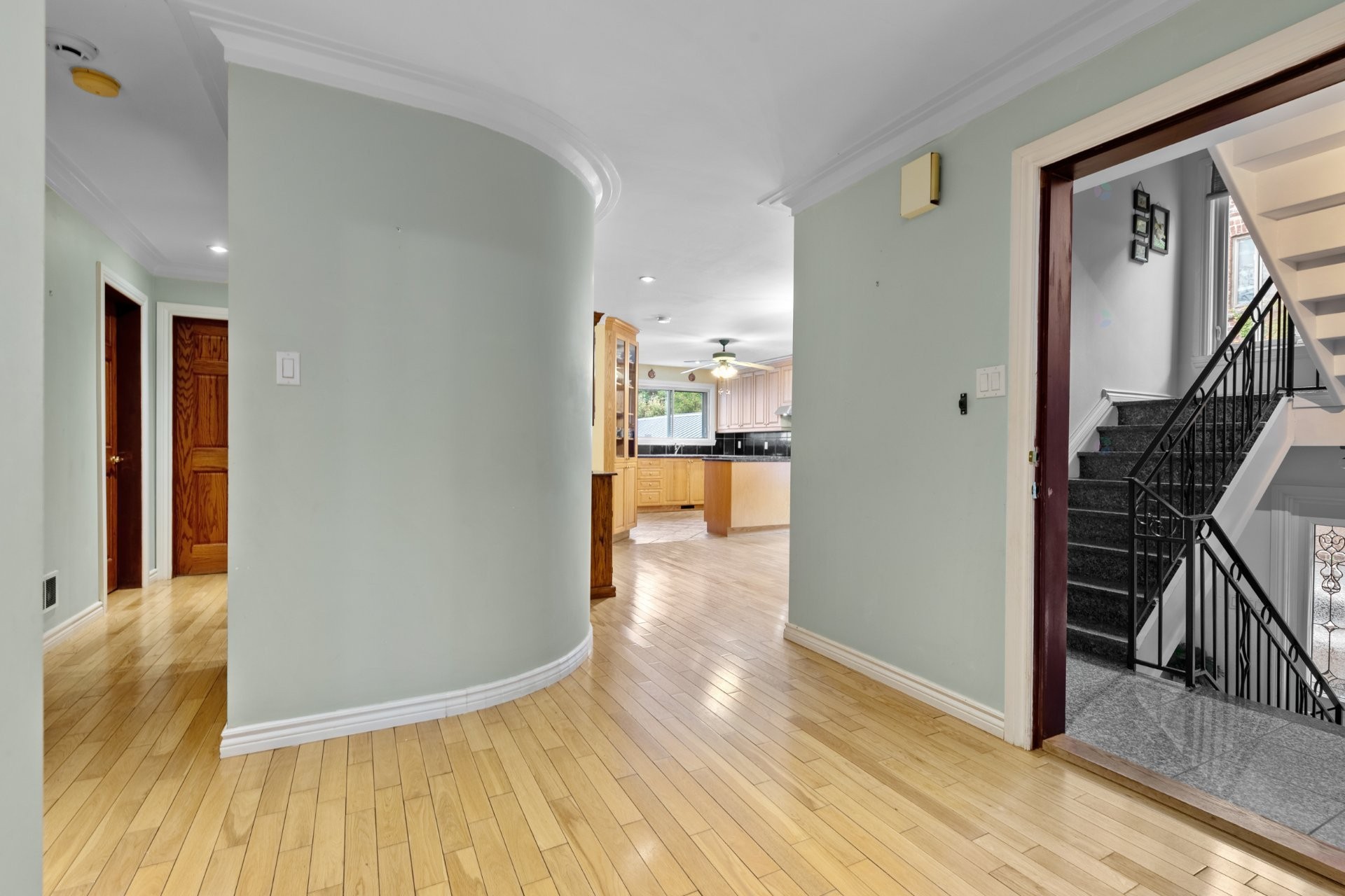 









2315

 - 2317


Boul. Grand

,
Montréal (Côte-des-Neiges/Notre-Dame-de-Grâce),




QC
H4B2X1


