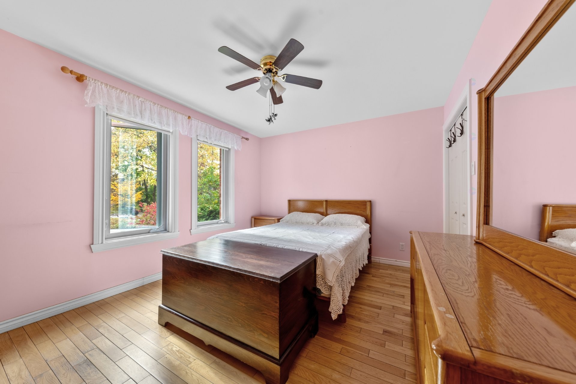 









2315

 - 2317


Boul. Grand

,
Montréal (Côte-des-Neiges/Notre-Dame-de-Grâce),




QC
H4B2X1


