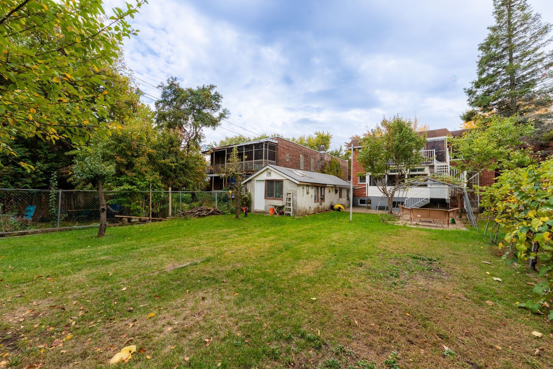 









2315

 - 2317


Boul. Grand

,
Montréal (Côte-des-Neiges/Notre-Dame-de-Grâce),




QC
H4B2X1

