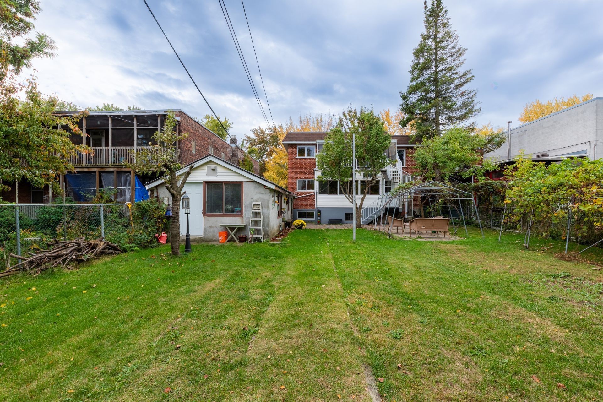 









2315

 - 2317


Boul. Grand

,
Montréal (Côte-des-Neiges/Notre-Dame-de-Grâce),




QC
H4B2X1


