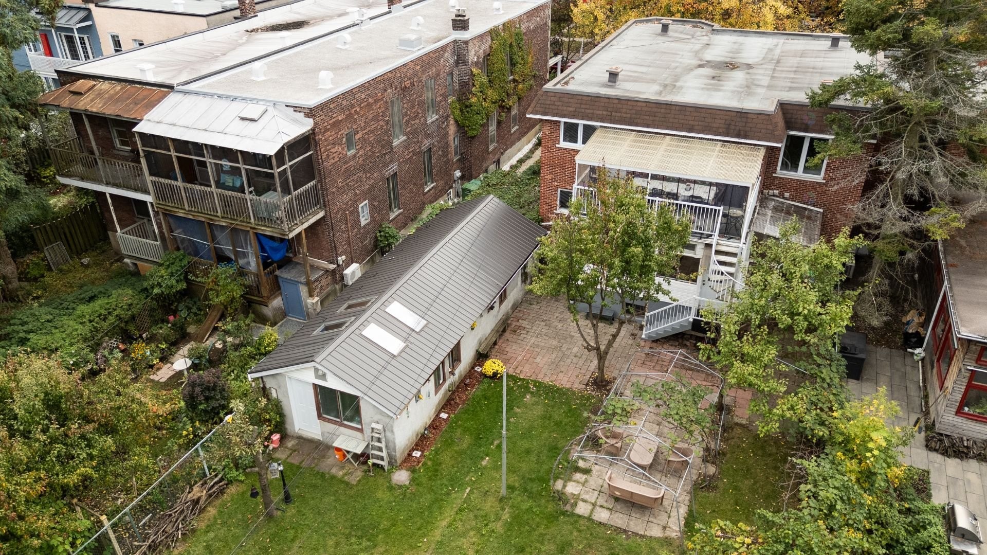 









2315

 - 2317


Boul. Grand

,
Montréal (Côte-des-Neiges/Notre-Dame-de-Grâce),




QC
H4B2X1

