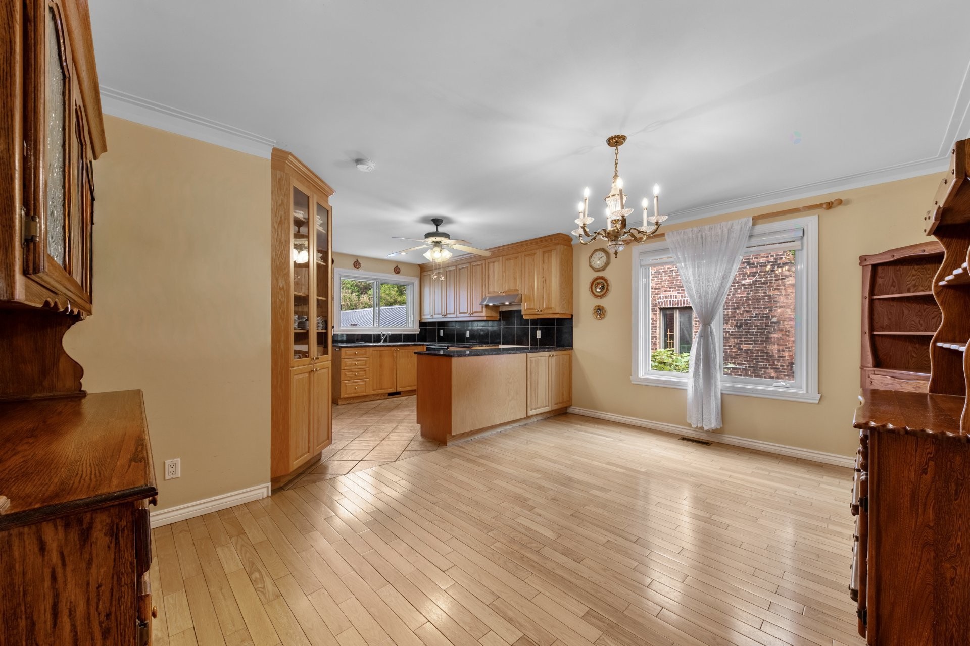 









2315

 - 2317


Boul. Grand

,
Montréal (Côte-des-Neiges/Notre-Dame-de-Grâce),




QC
H4B2X1

