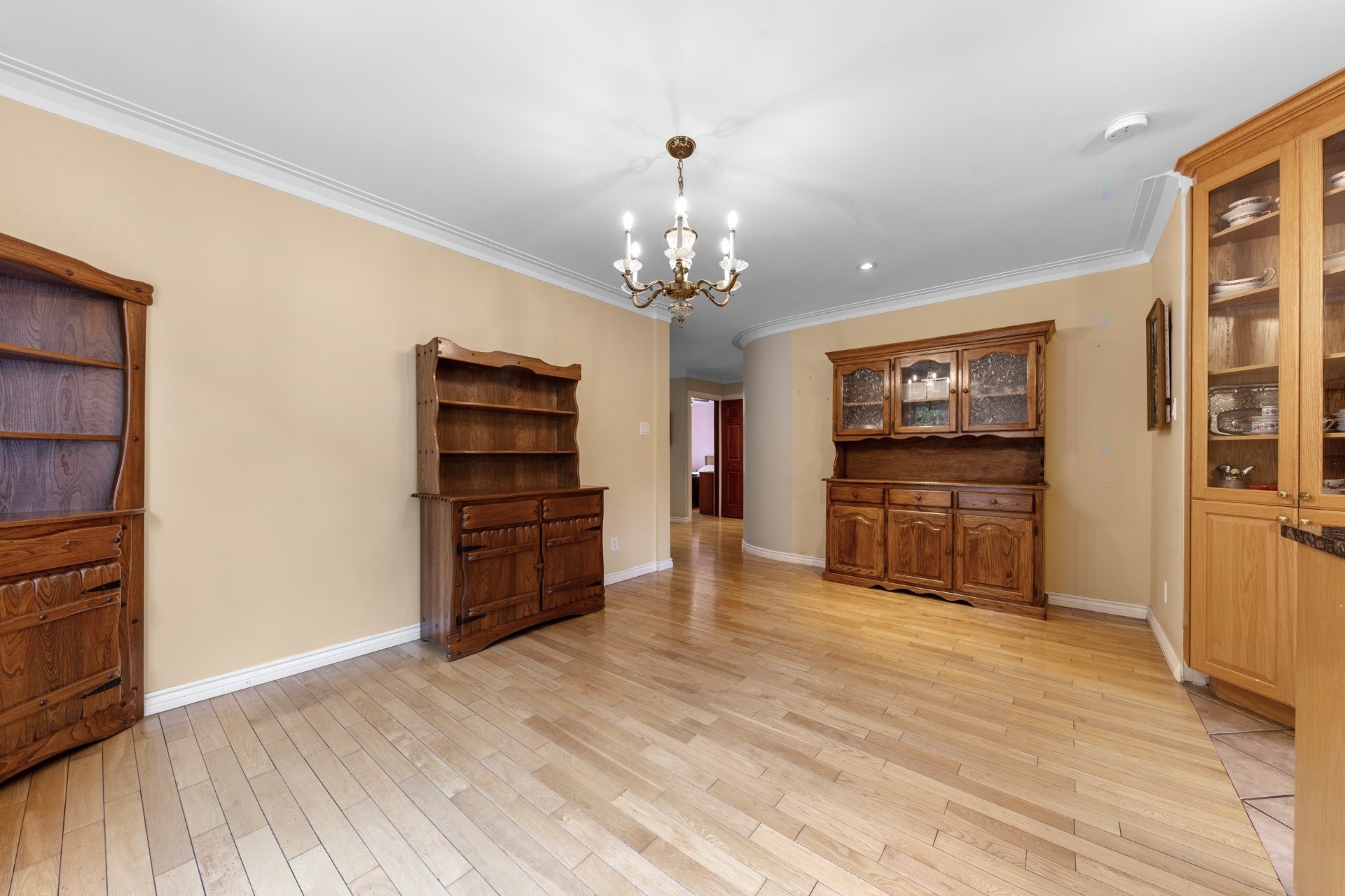 









2315

 - 2317


Boul. Grand

,
Montréal (Côte-des-Neiges/Notre-Dame-de-Grâce),




QC
H4B2X1

