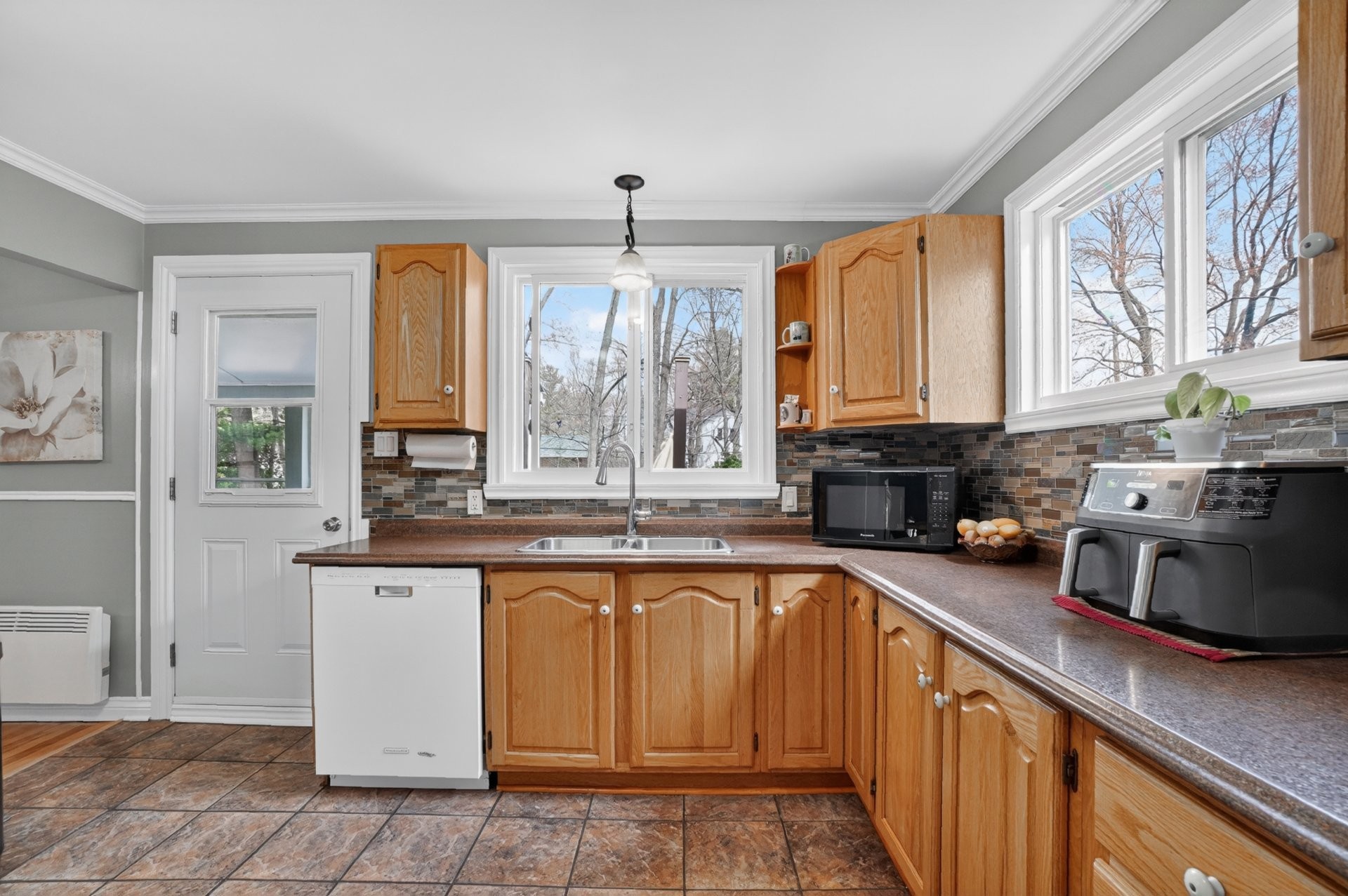 









598


Rue de Versailles

,
Blainville,




QC
J7C2S2

