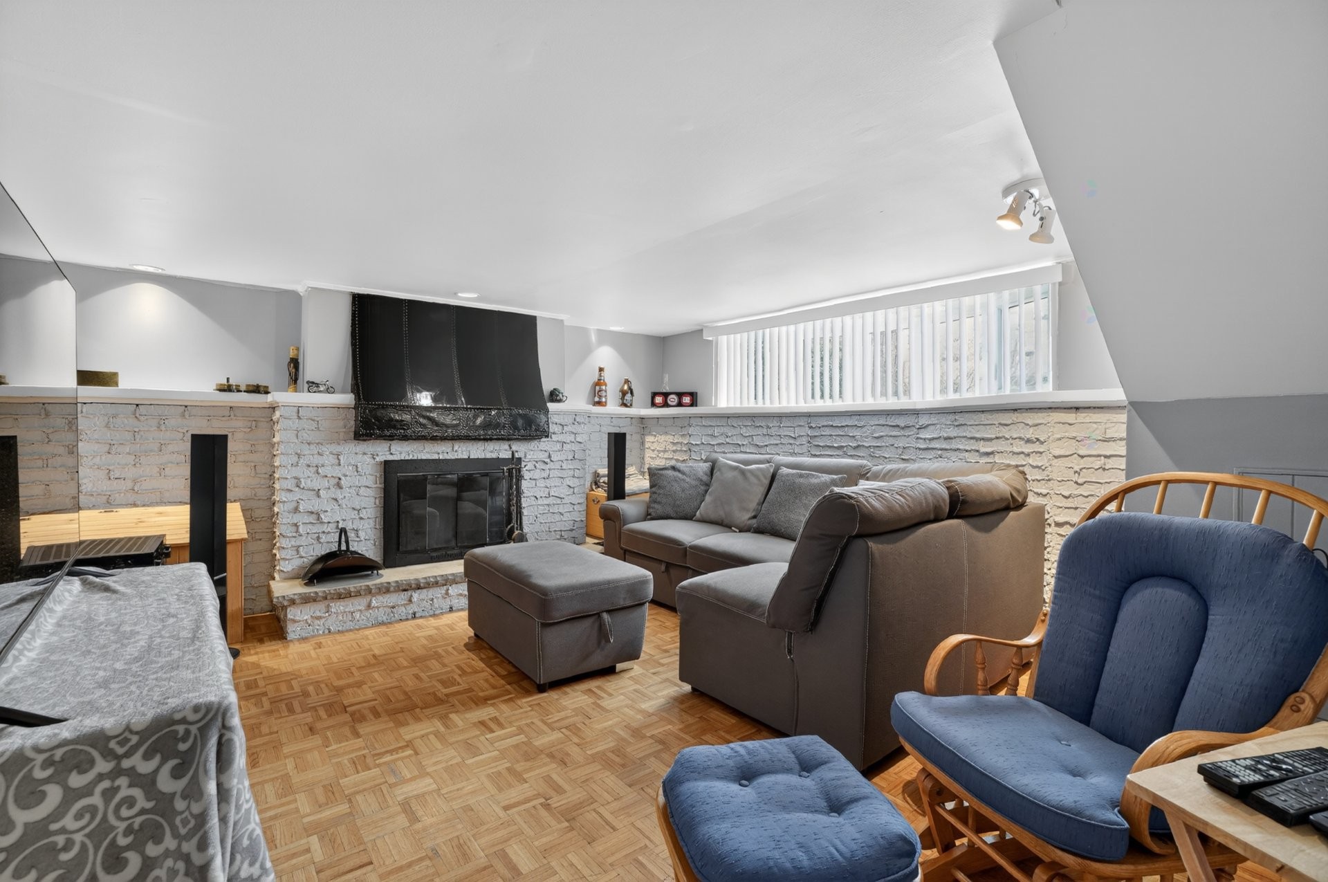 









598


Rue de Versailles

,
Blainville,




QC
J7C2S2

