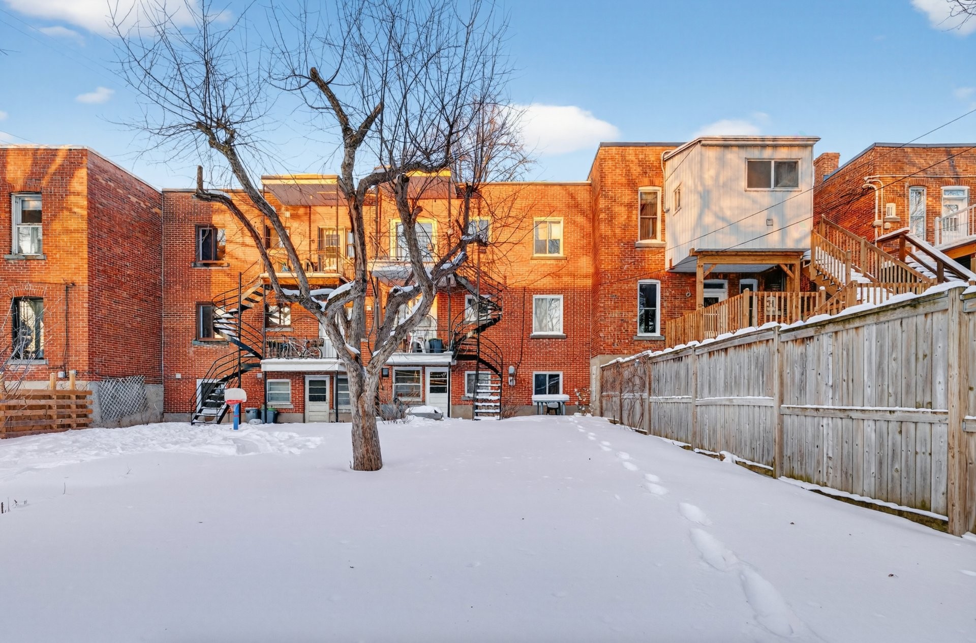 









5148


Av. Coolbrook

,
Montréal (Côte-des-Neiges/Notre-Dame-de-Grâce),




QC
H3X2L1

