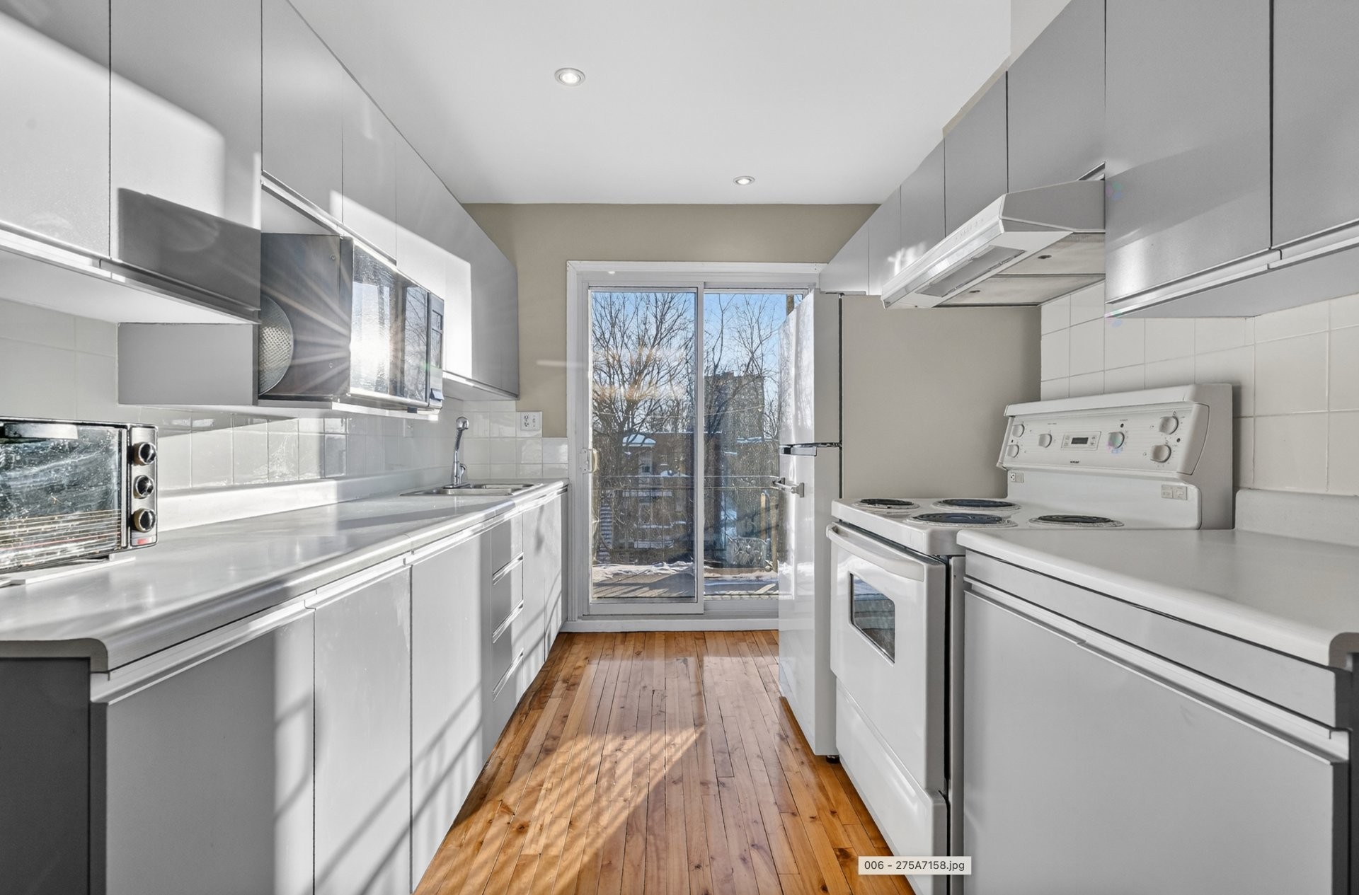 









5148


Av. Coolbrook

,
Montréal (Côte-des-Neiges/Notre-Dame-de-Grâce),




QC
H3X2L1

