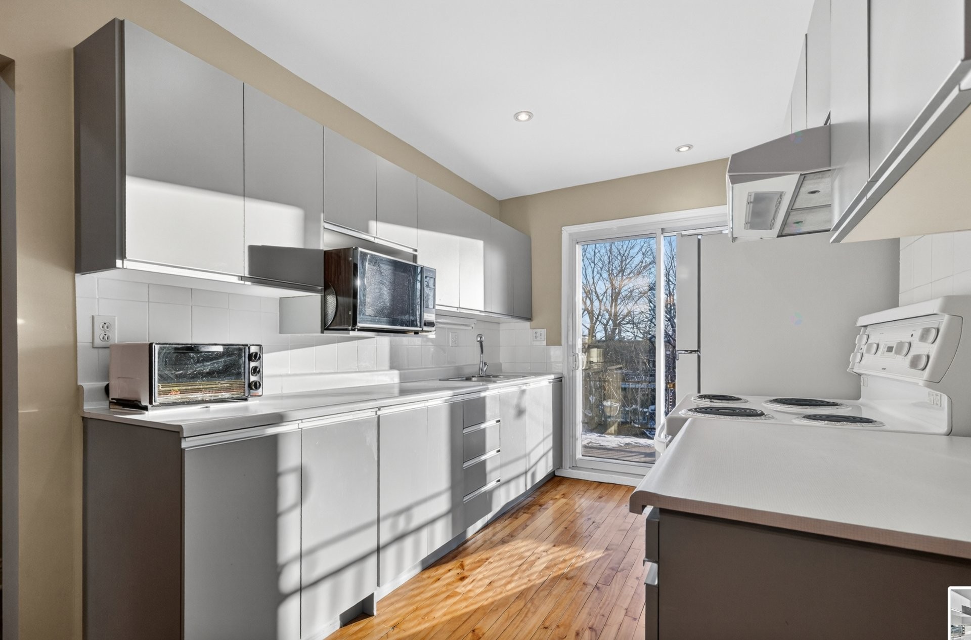 









5148


Av. Coolbrook

,
Montréal (Côte-des-Neiges/Notre-Dame-de-Grâce),




QC
H3X2L1

