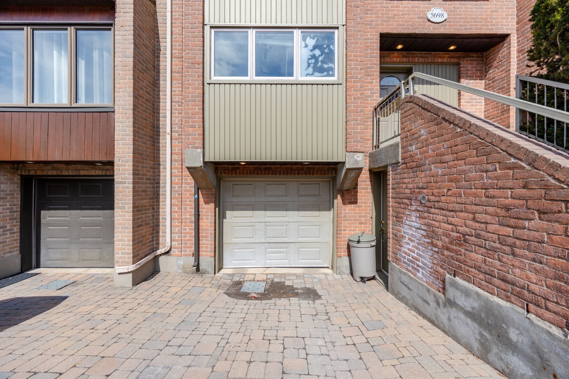 









5698


Rue Hector-Desloges

,
Montréal (Rosemont/La Petite-Patrie),




QC
H1T3Z6

