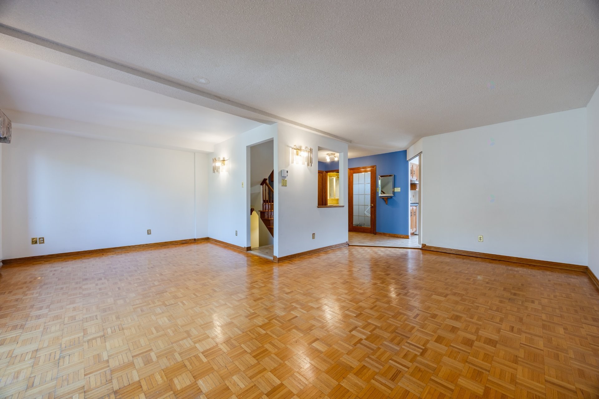 









5698


Rue Hector-Desloges

,
Montréal (Rosemont/La Petite-Patrie),




QC
H1T3Z6

