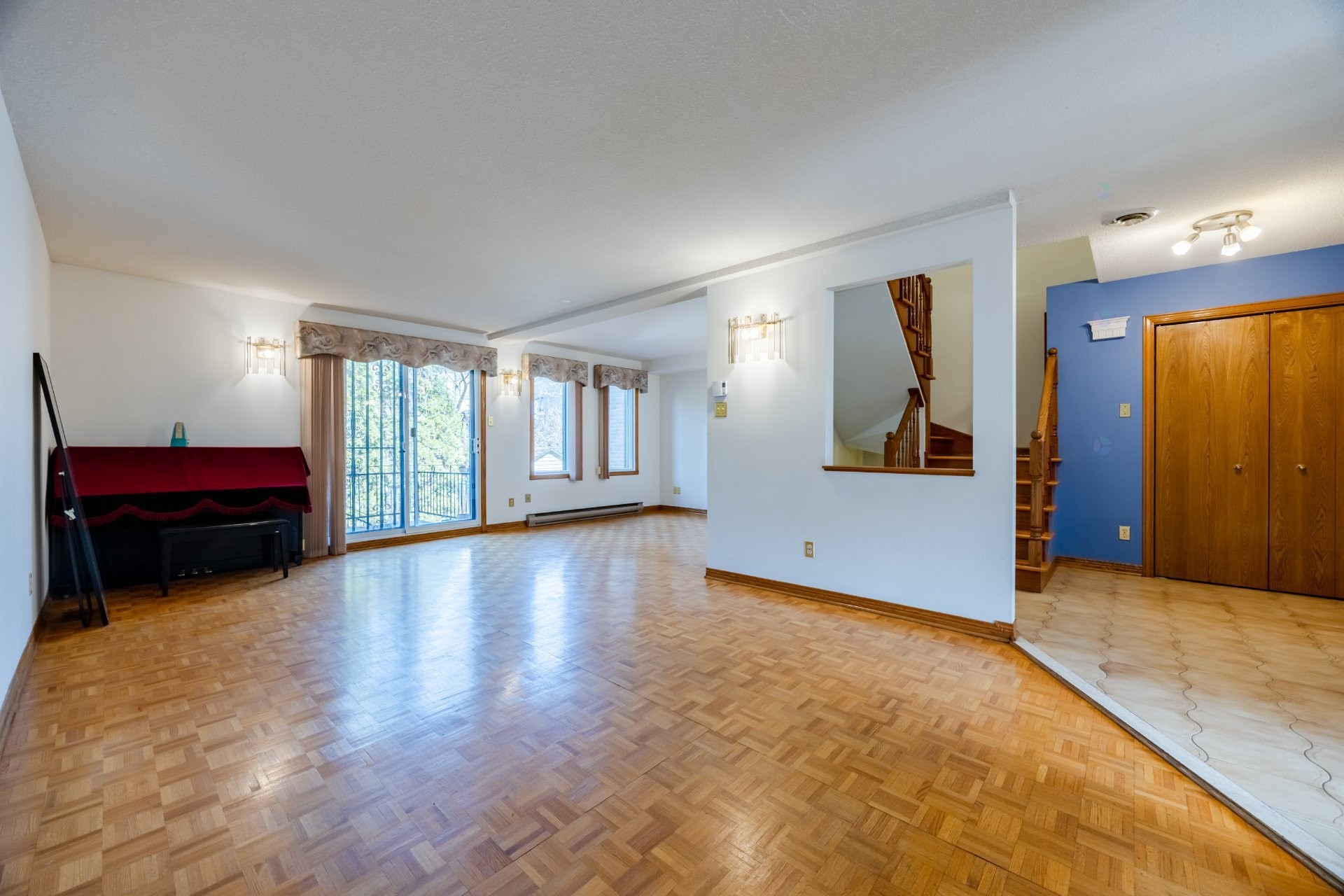 









5698


Rue Hector-Desloges

,
Montréal (Rosemont/La Petite-Patrie),




QC
H1T3Z6

