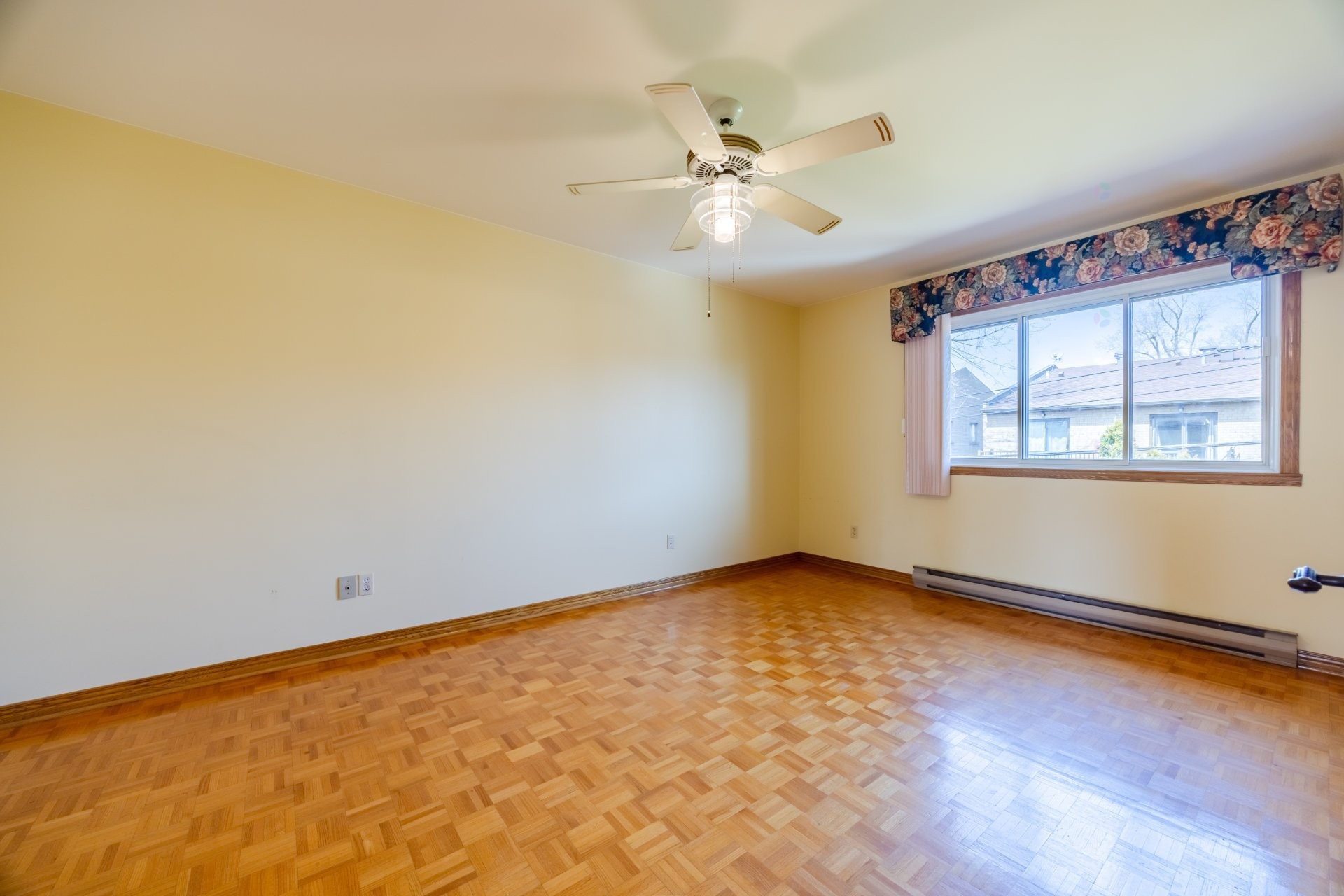 









5698


Rue Hector-Desloges

,
Montréal (Rosemont/La Petite-Patrie),




QC
H1T3Z6

