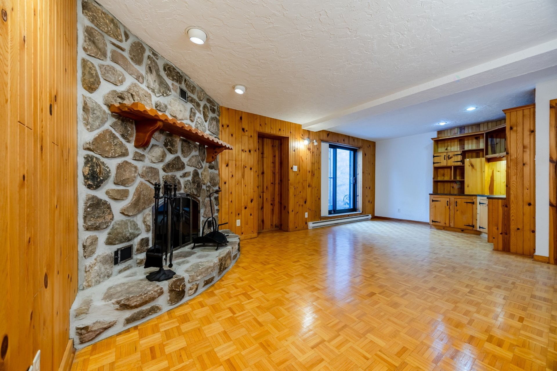 









5698


Rue Hector-Desloges

,
Montréal (Rosemont/La Petite-Patrie),




QC
H1T3Z6

