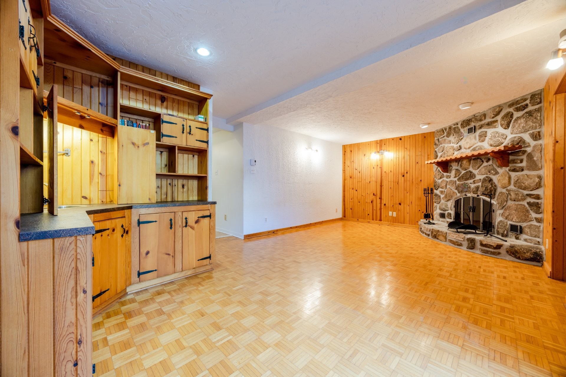 









5698


Rue Hector-Desloges

,
Montréal (Rosemont/La Petite-Patrie),




QC
H1T3Z6

