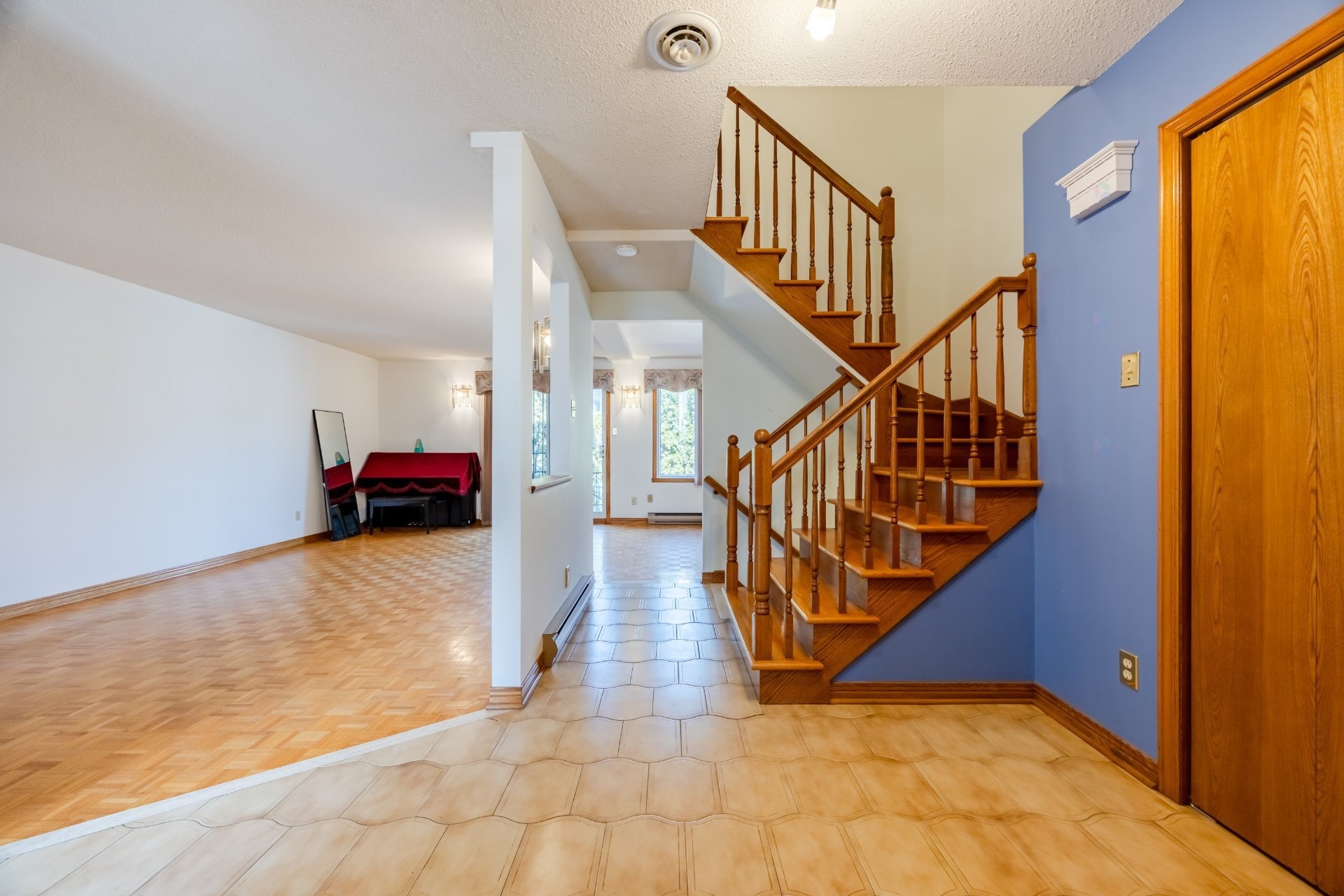 









5698


Rue Hector-Desloges

,
Montréal (Rosemont/La Petite-Patrie),




QC
H1T3Z6

