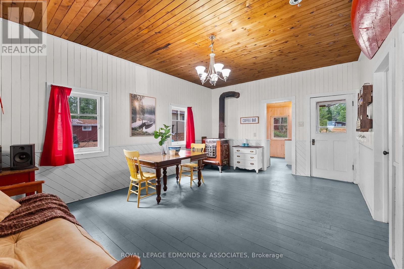 












3696 ROUND LAKE ROAD

,
Killaloe, Hagarty and Richards,




Ontario
K0J2A0

