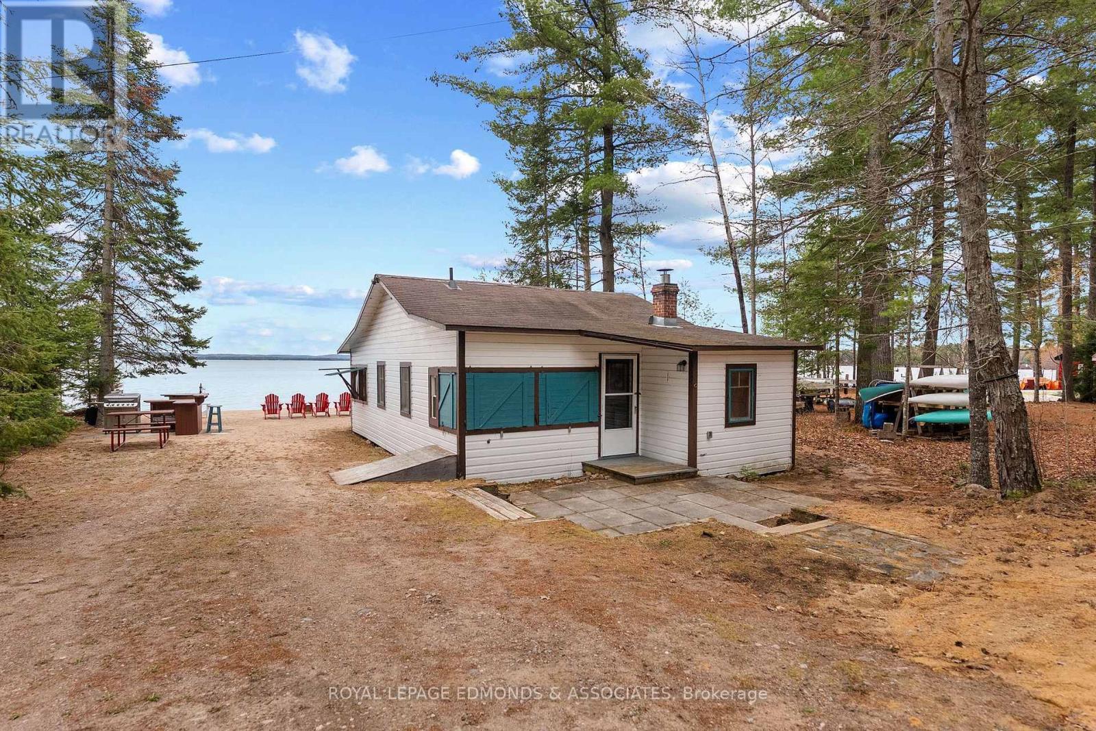 












3696 ROUND LAKE ROAD

,
Killaloe, Hagarty and Richards,




Ontario
K0J2A0

