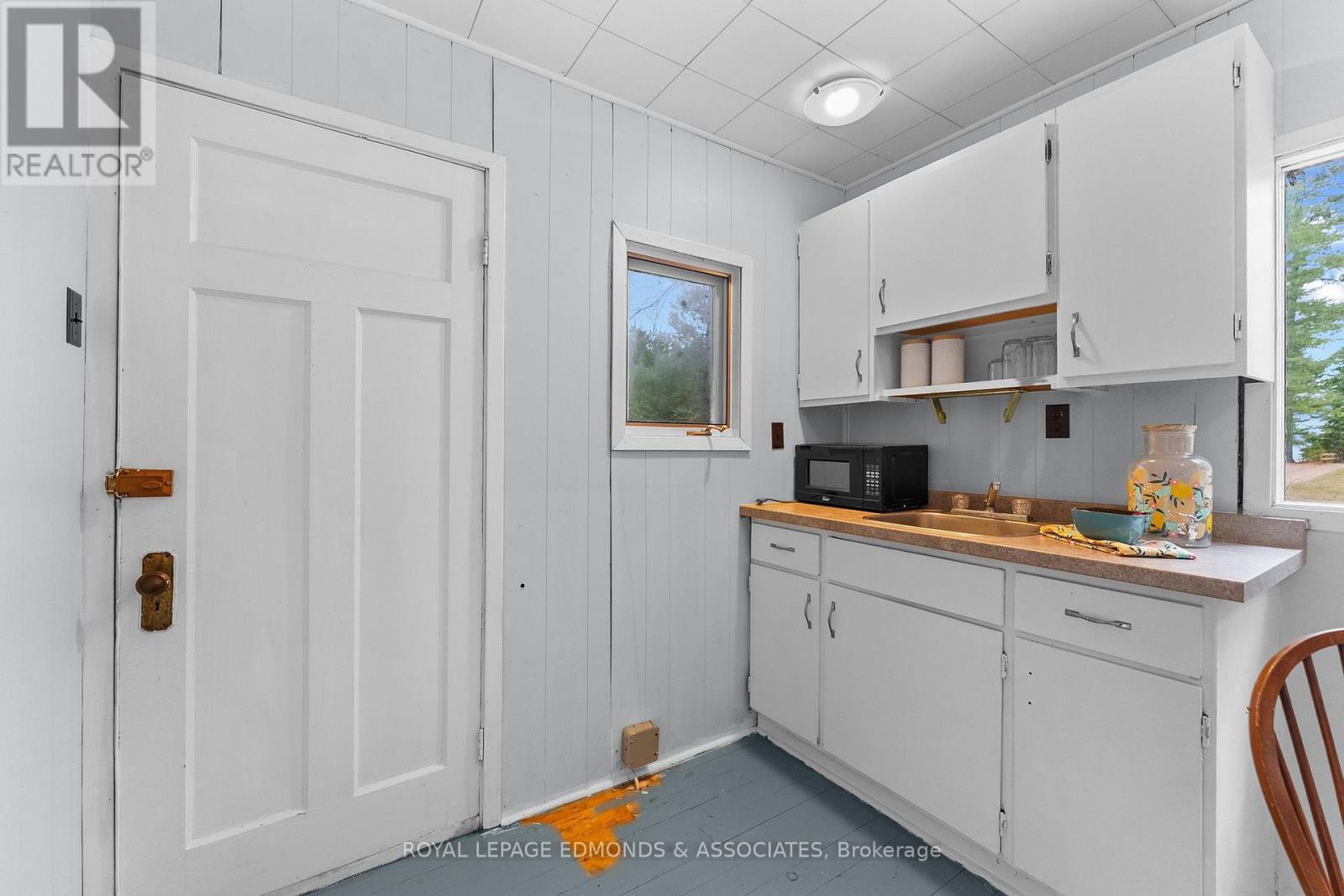 












3696 ROUND LAKE ROAD

,
Killaloe, Hagarty and Richards,




Ontario
K0J2A0

