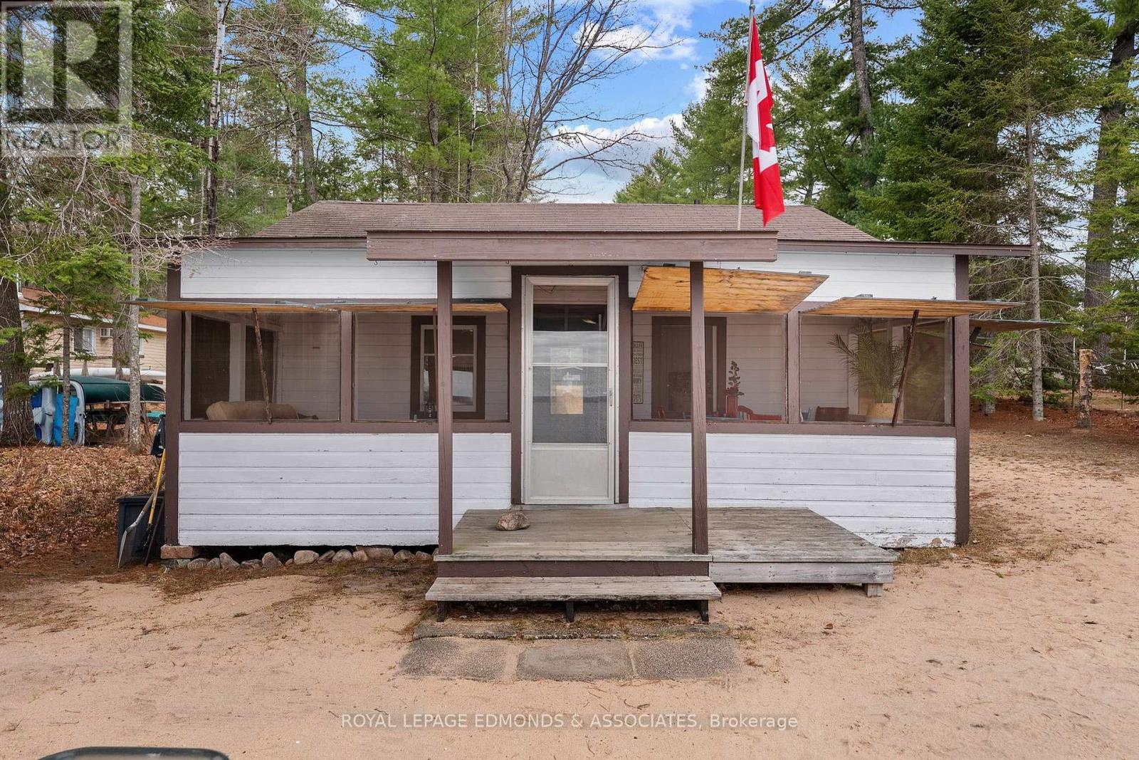 












3696 ROUND LAKE ROAD

,
Killaloe, Hagarty and Richards,




Ontario
K0J2A0

