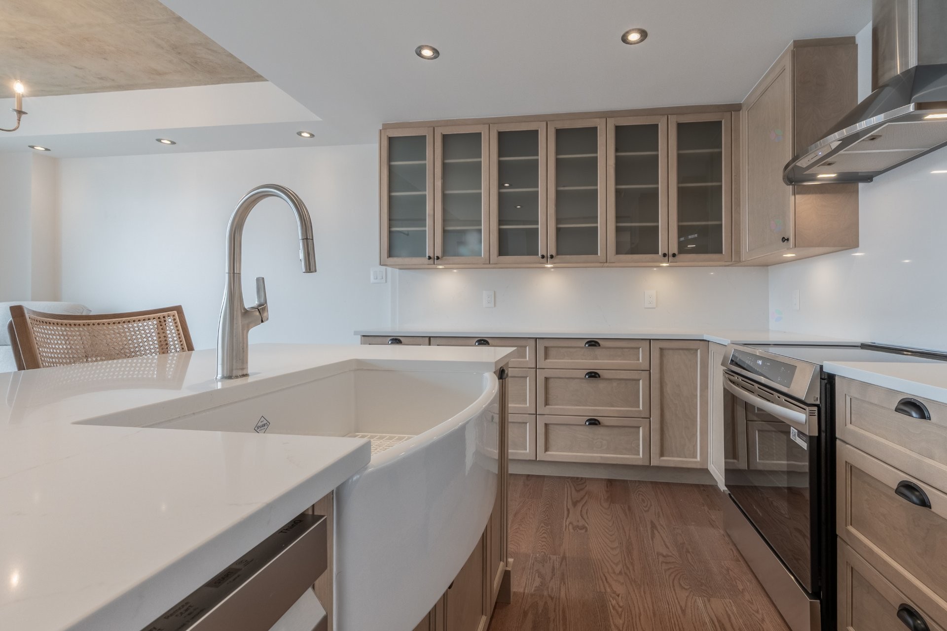 









303


Boul. Clairevue E.

, 2102,
Saint-Bruno-de-Montarville,




QC
J3V0B2

