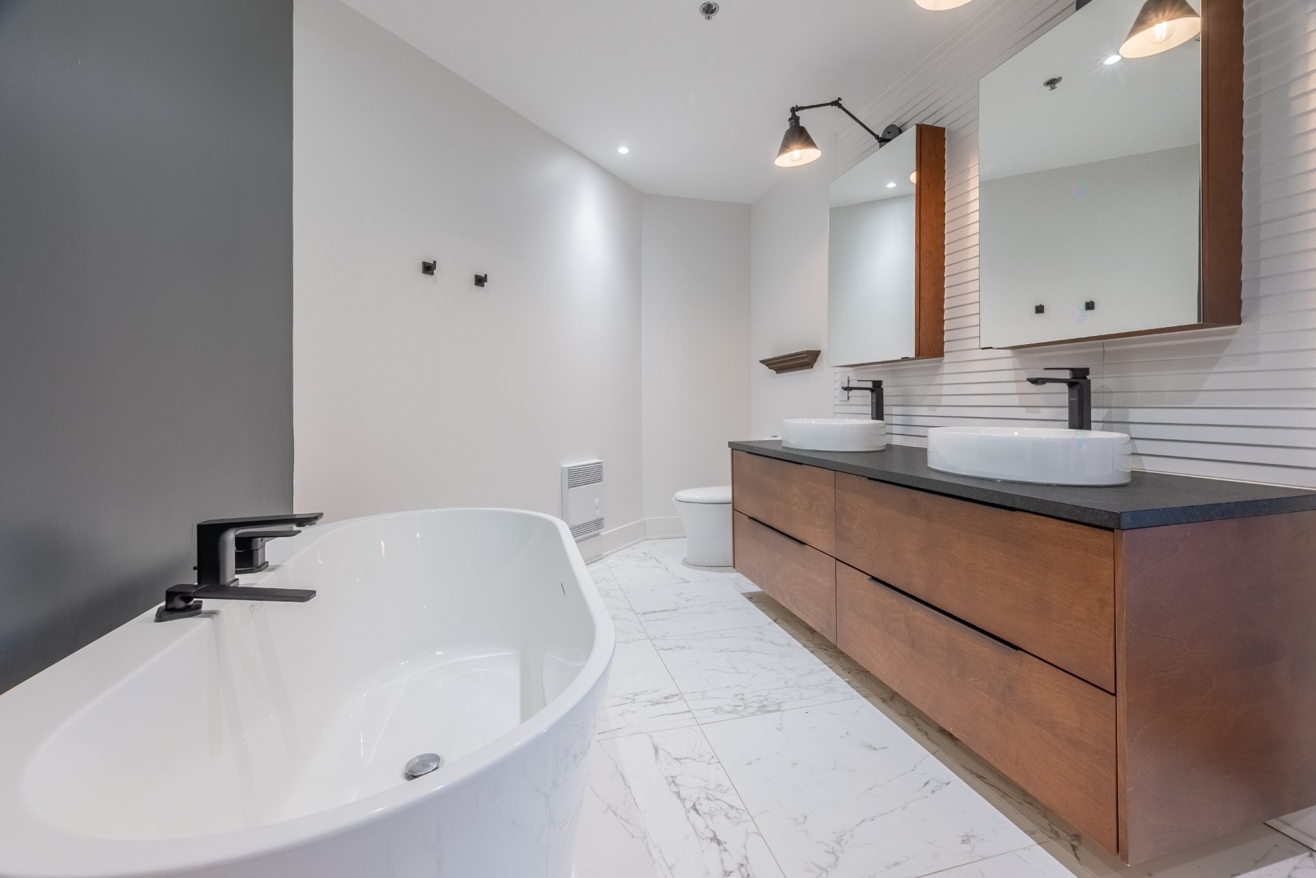 









303


Boul. Clairevue E.

, 2102,
Saint-Bruno-de-Montarville,




QC
J3V0B2

