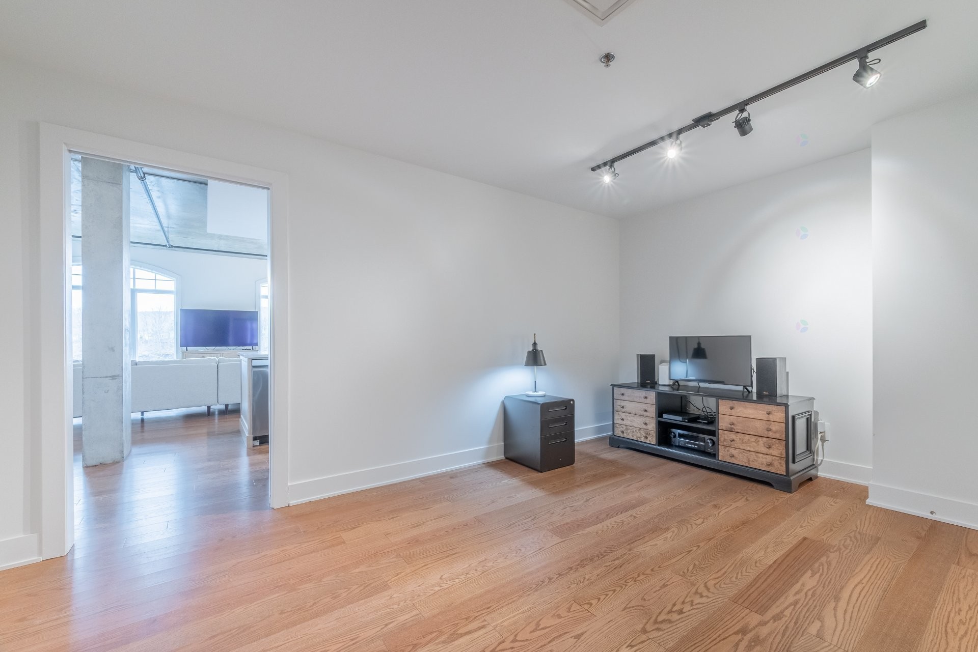 









303


Boul. Clairevue E.

, 2102,
Saint-Bruno-de-Montarville,




QC
J3V0B2

