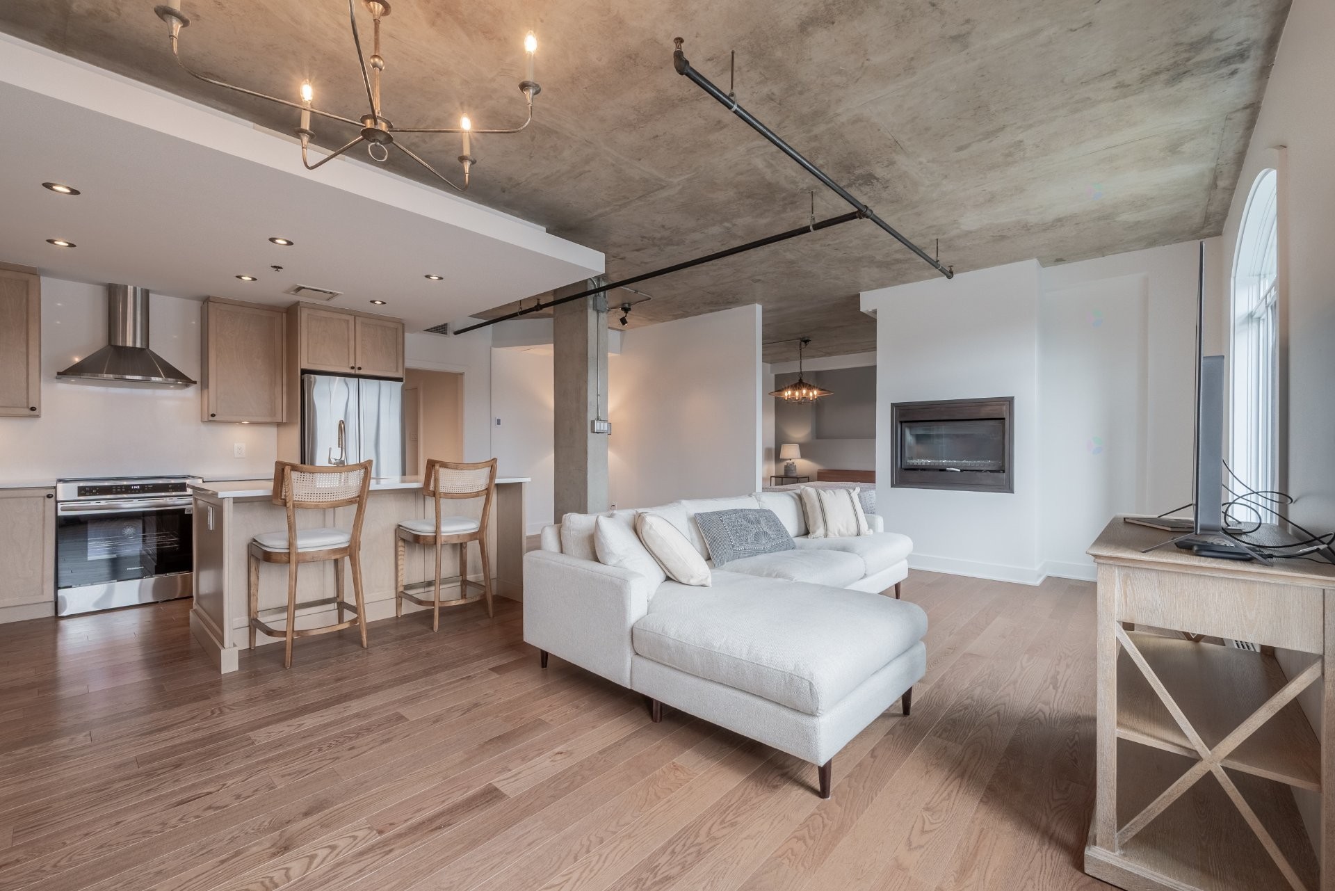 









303


Boul. Clairevue E.

, 2102,
Saint-Bruno-de-Montarville,




QC
J3V0B2

