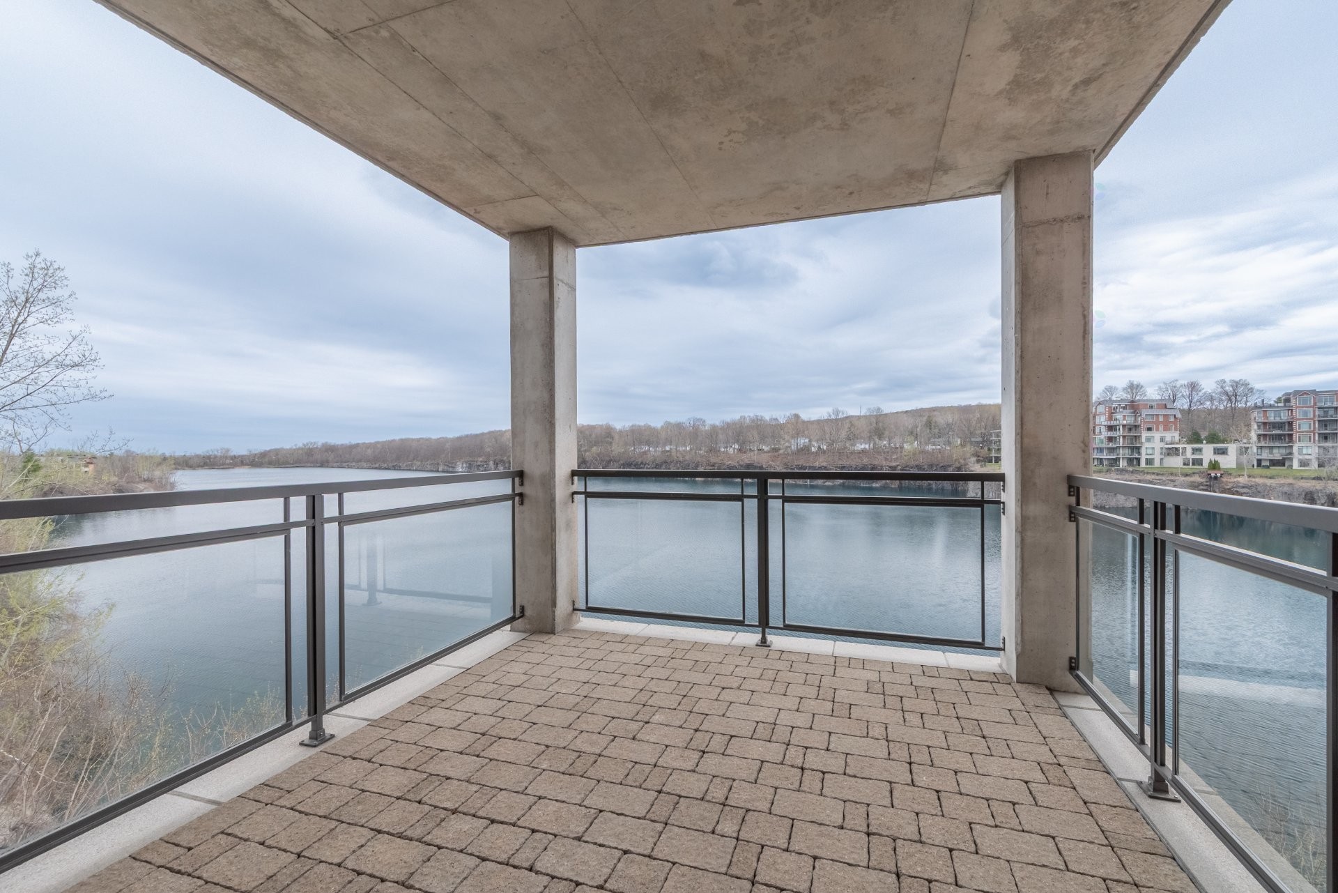 









303


Boul. Clairevue E.

, 2102,
Saint-Bruno-de-Montarville,




QC
J3V0B2

