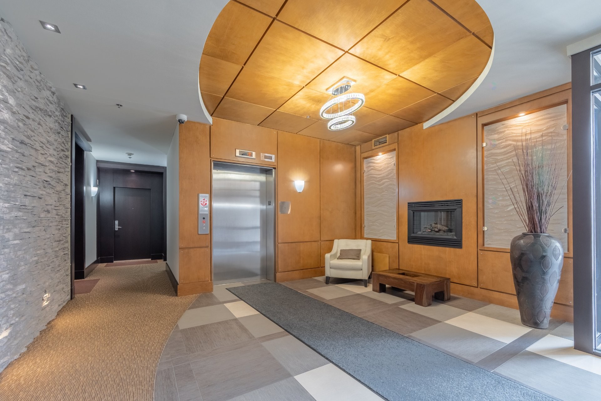 









303


Boul. Clairevue E.

, 2102,
Saint-Bruno-de-Montarville,




QC
J3V0B2

