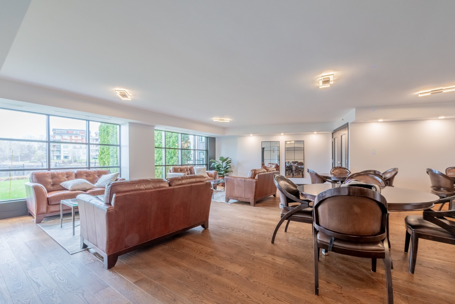 









303


Boul. Clairevue E.

, 2102,
Saint-Bruno-de-Montarville,




QC
J3V0B2


