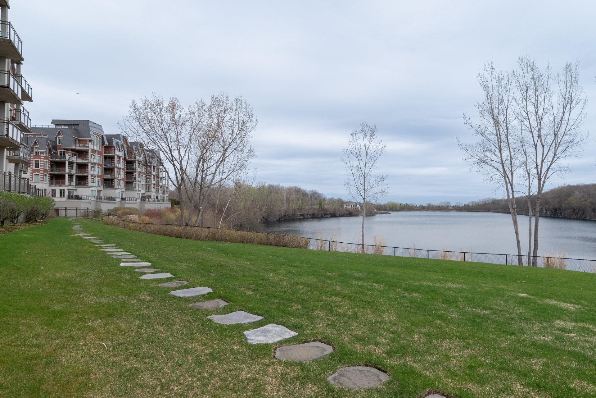 









303


Boul. Clairevue E.

, 2102,
Saint-Bruno-de-Montarville,




QC
J3V0B2

