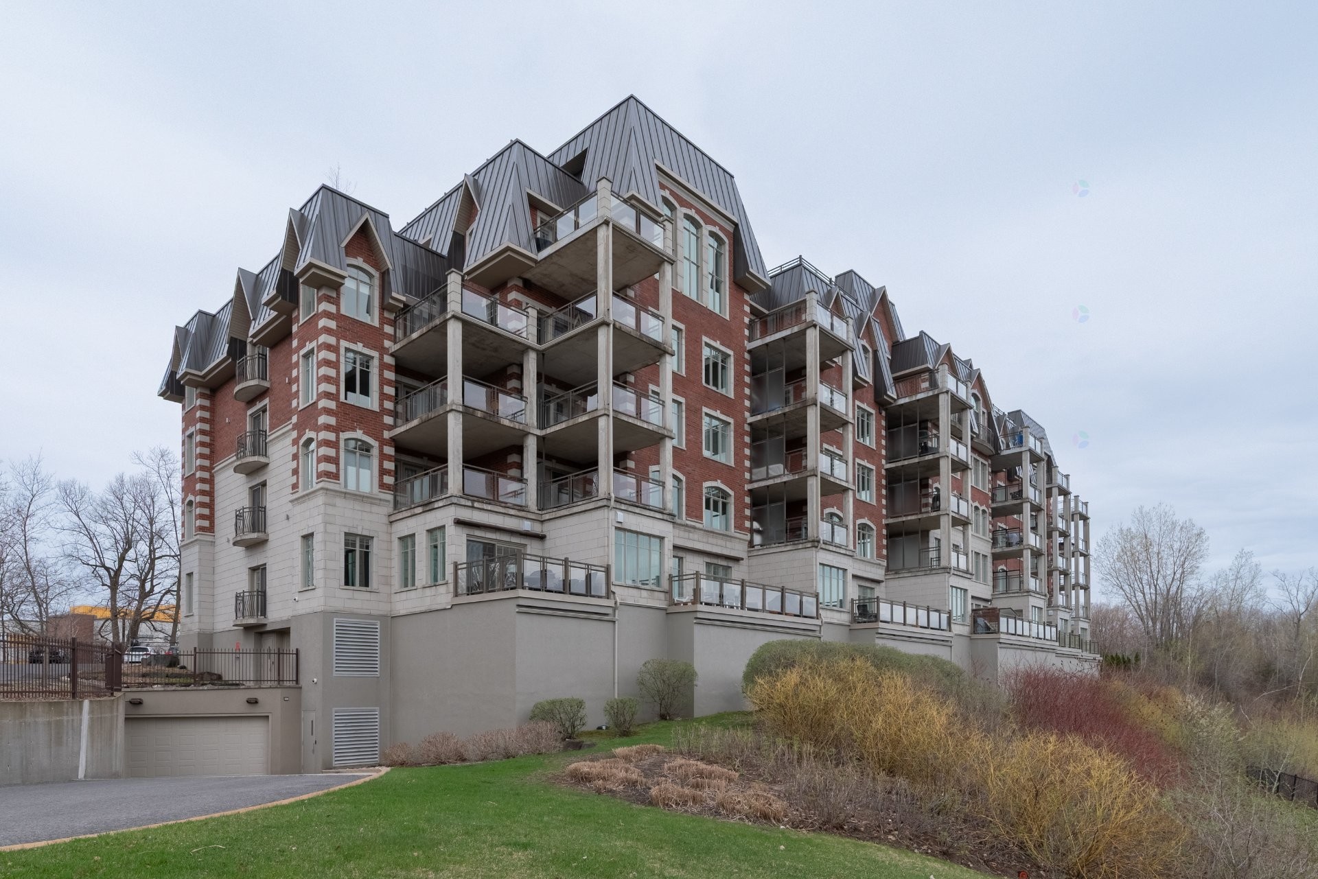 









303


Boul. Clairevue E.

, 2102,
Saint-Bruno-de-Montarville,




QC
J3V0B2

