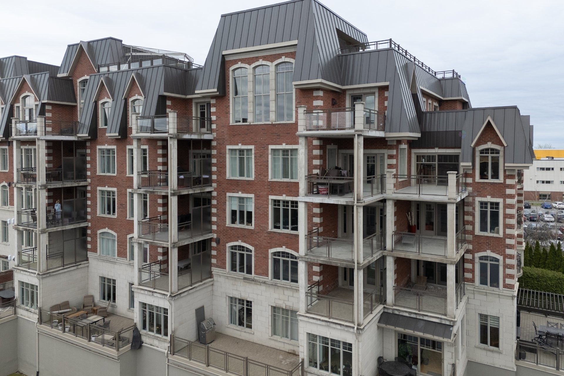 









303


Boul. Clairevue E.

, 2102,
Saint-Bruno-de-Montarville,




QC
J3V0B2

