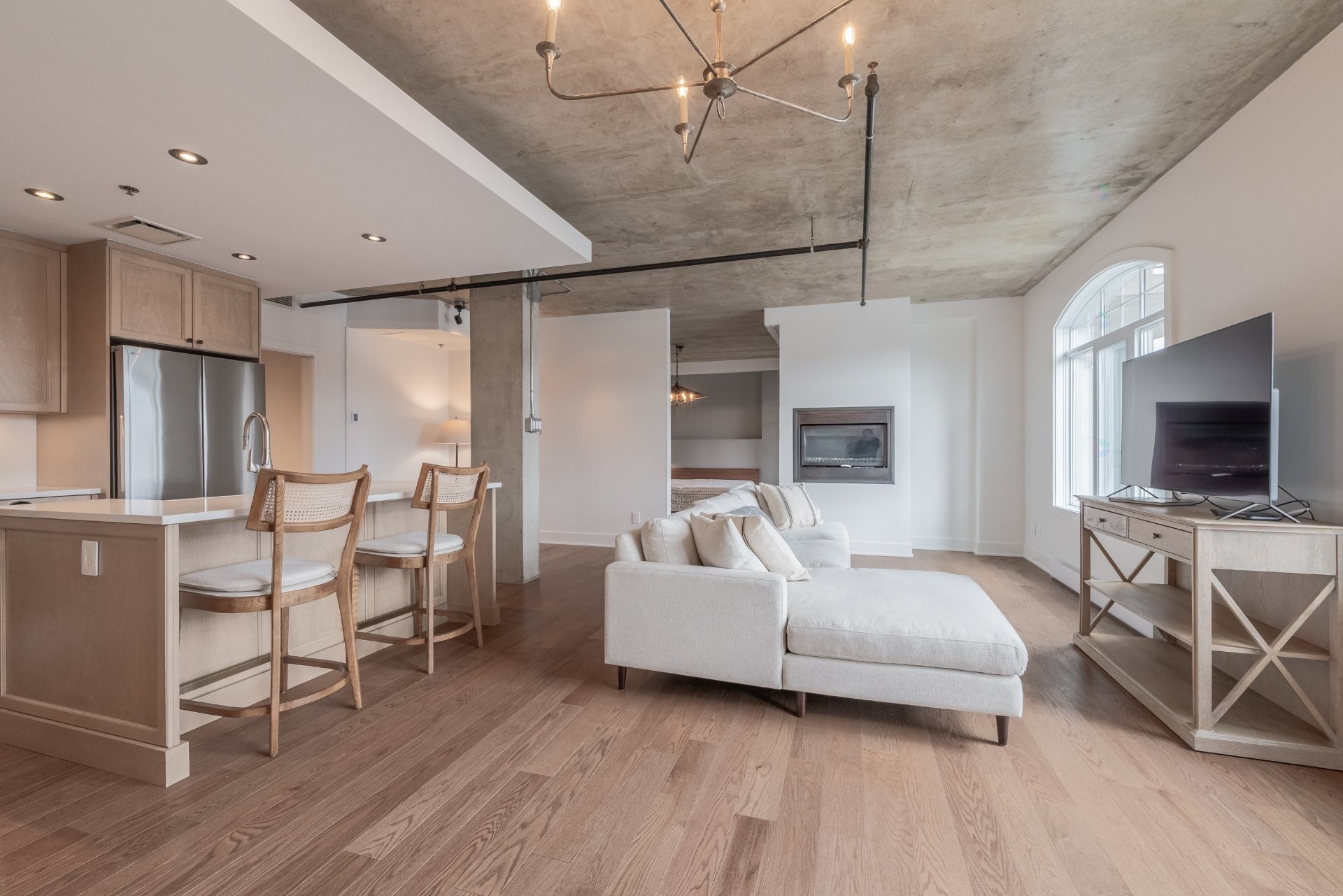 









303


Boul. Clairevue E.

, 2102,
Saint-Bruno-de-Montarville,




QC
J3V0B2

