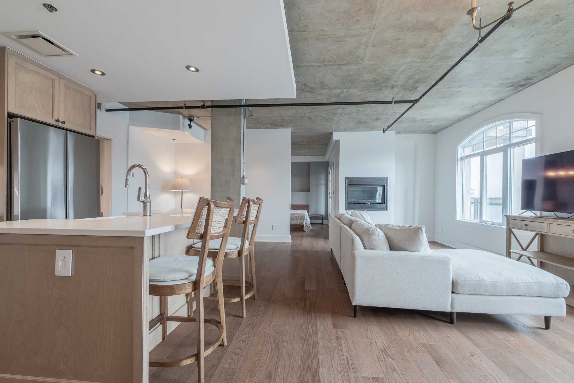 









303


Boul. Clairevue E.

, 2102,
Saint-Bruno-de-Montarville,




QC
J3V0B2

