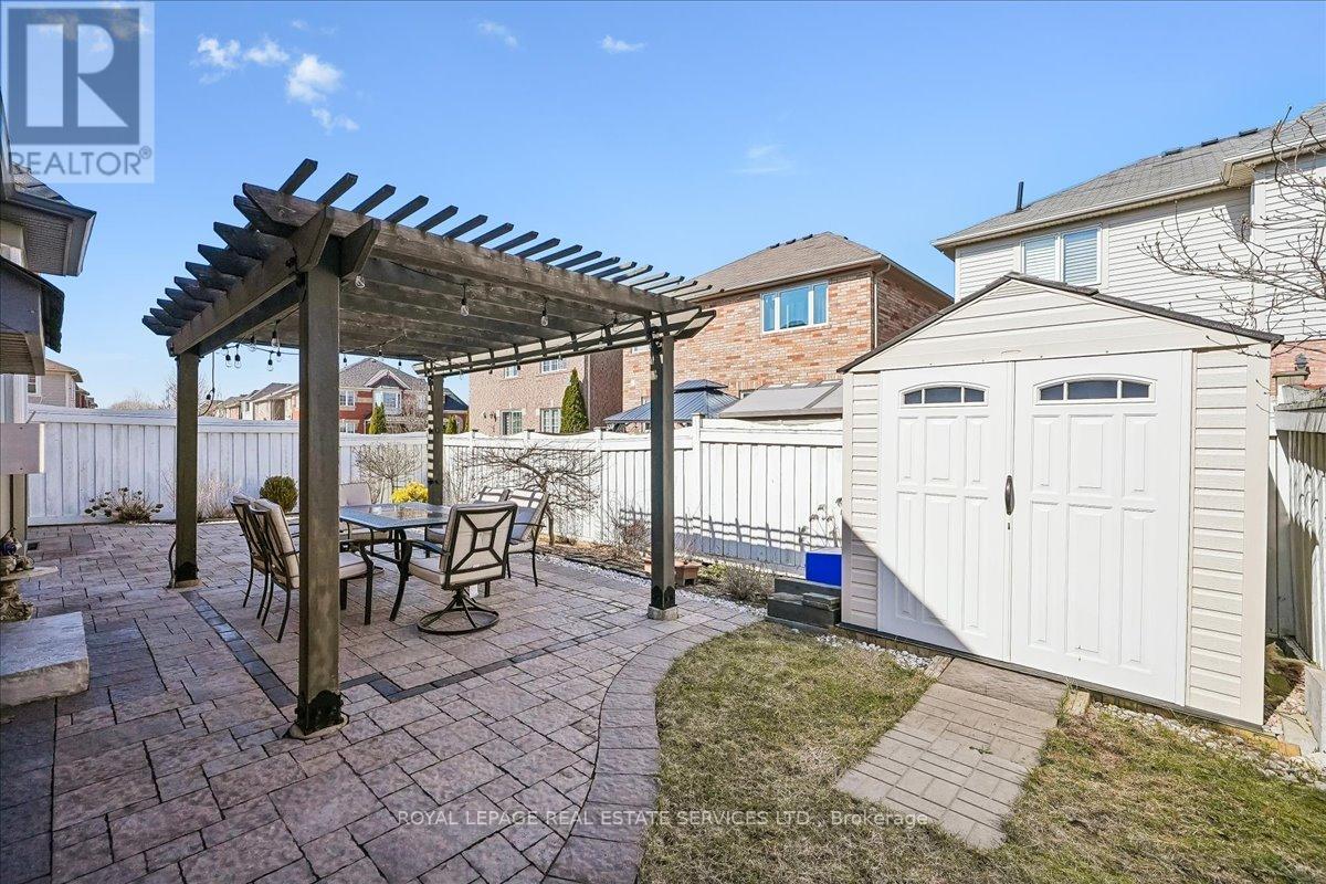 












693 SAVOLINE BOULEVARD

,
Milton,




Ontario
L9T0N2

