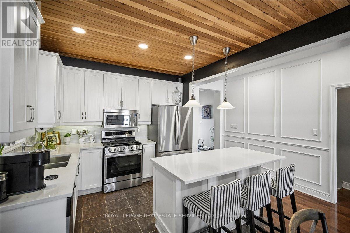 












693 SAVOLINE BOULEVARD

,
Milton,




Ontario
L9T0N2

