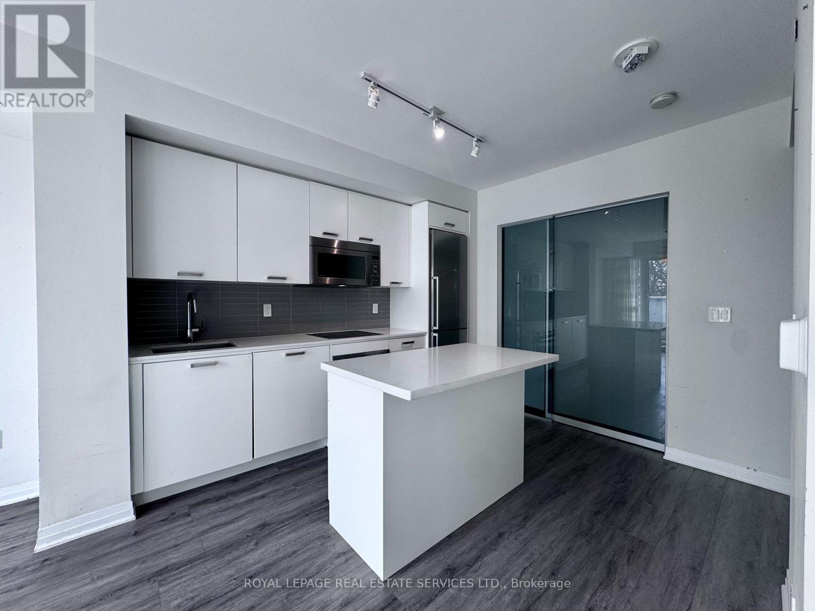 












408 - 2301 DANFORTH AVENUE

,
Toronto,




Ontario
M4C0A7

