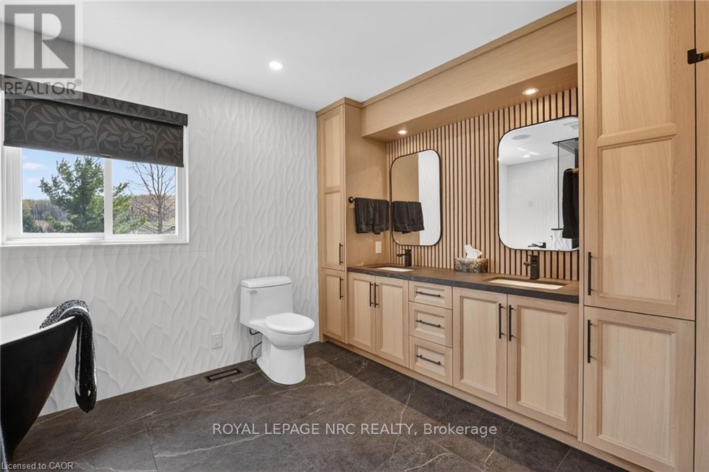 












4354 MOUNTAINVIEW ROAD

,
Lincoln (Beamsville),




Ontario
L3J2C8

