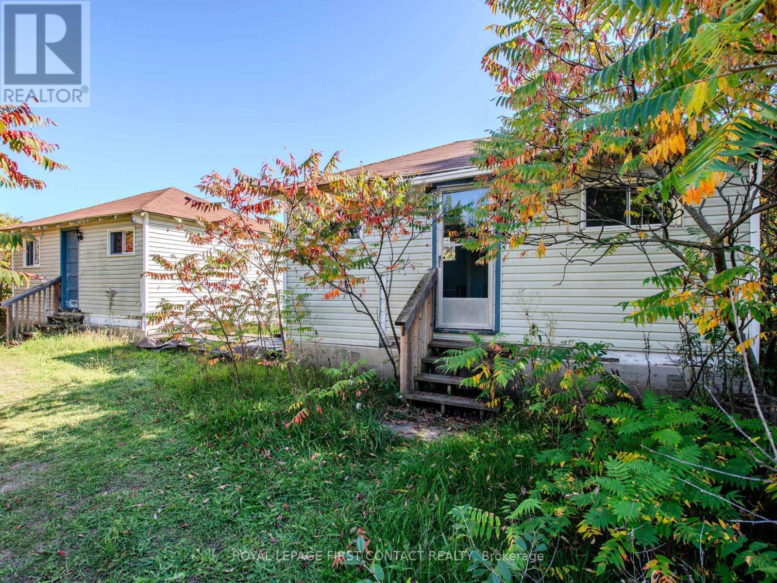 












2041 FLOS 4 ROAD W

,
Springwater,




Ontario
L0L2K0

