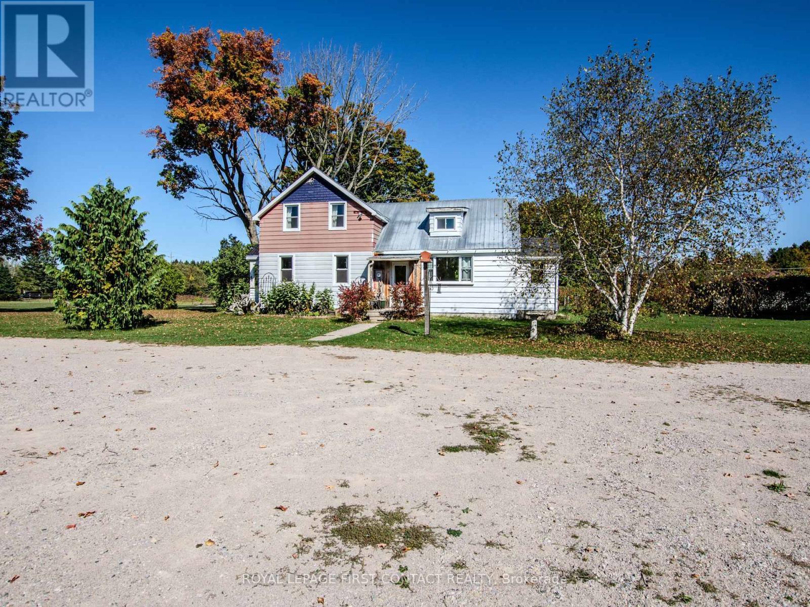 












2041 FLOS 4 ROAD W

,
Springwater,




Ontario
L0L2K0

