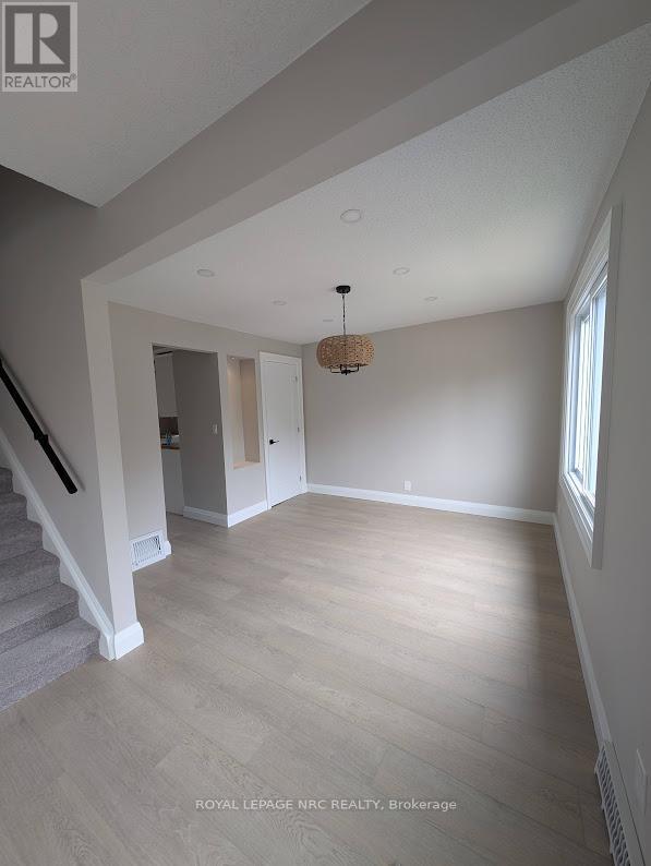 












6486 CULP STREET

,
Niagara Falls (Dorchester),




Ontario
L2G2C1

