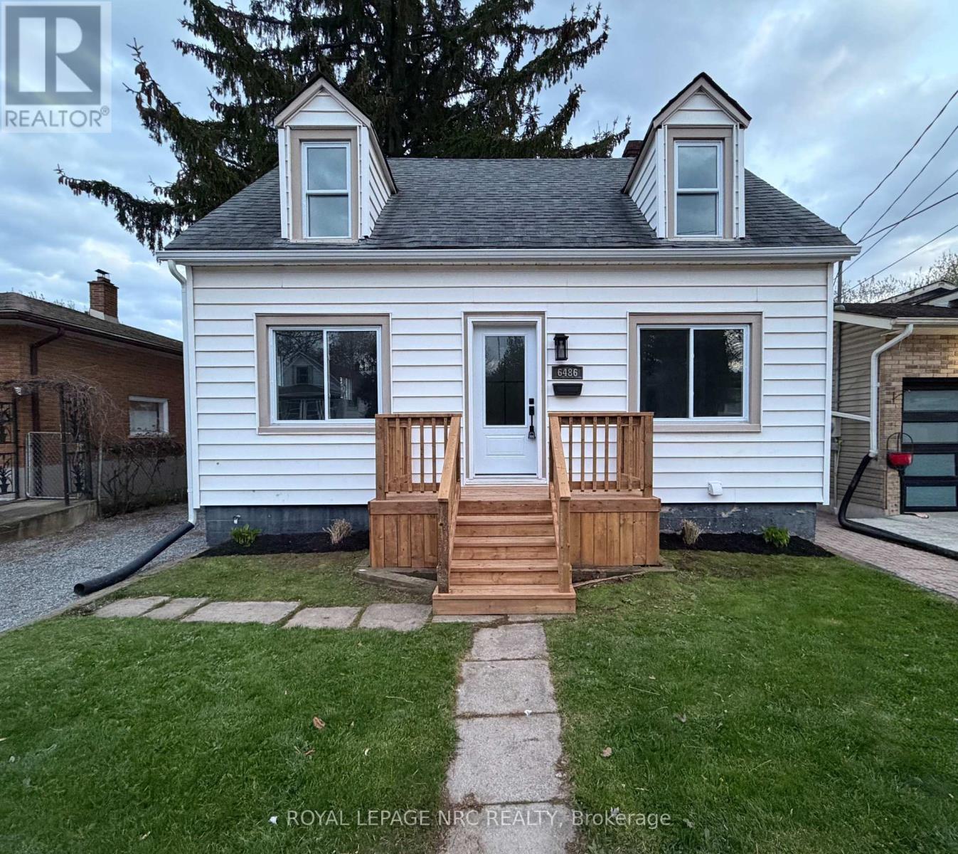 












6486 CULP STREET

,
Niagara Falls (Dorchester),




Ontario
L2G2C1


